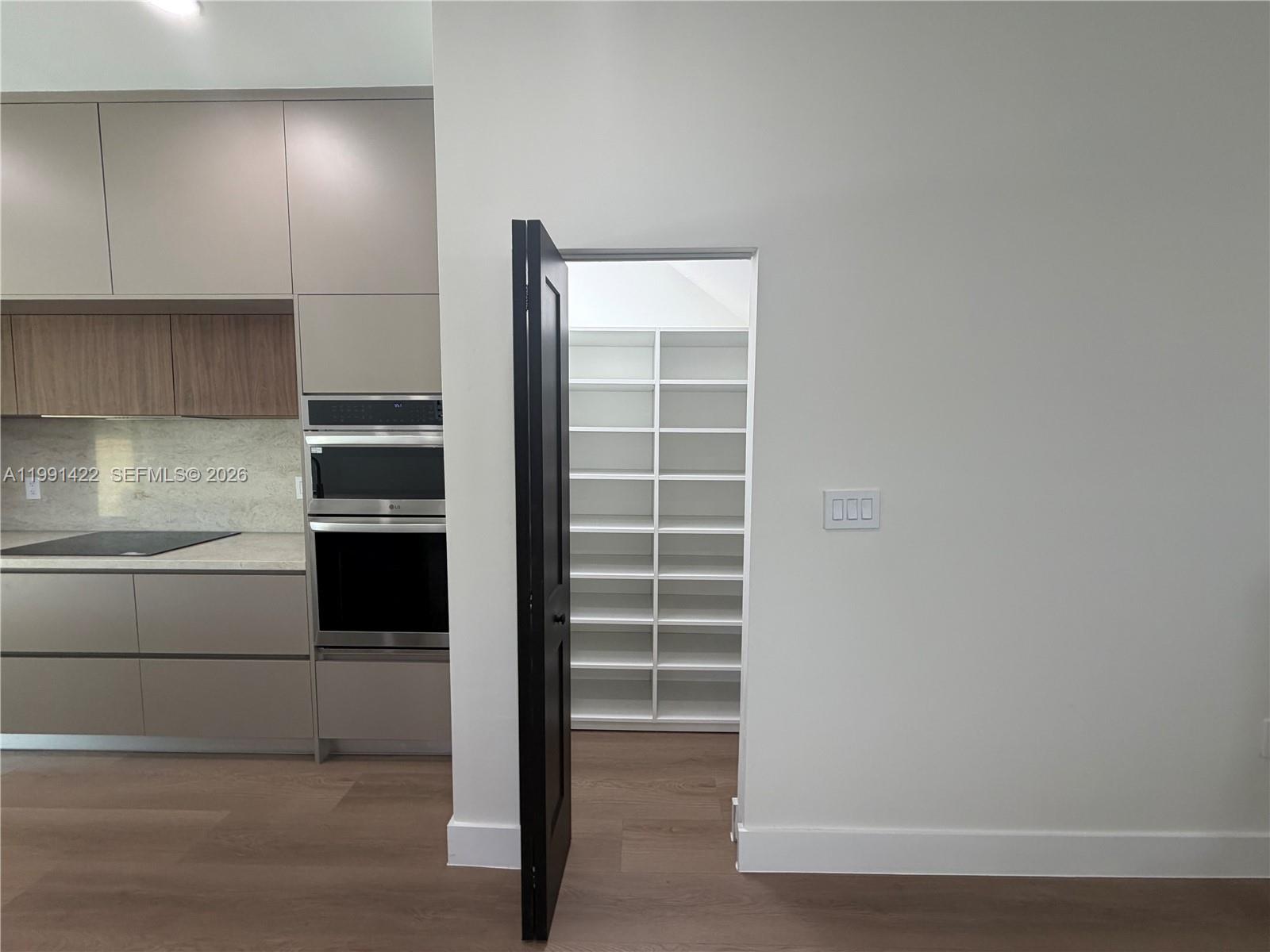 281 PRIME CONDO - Residential