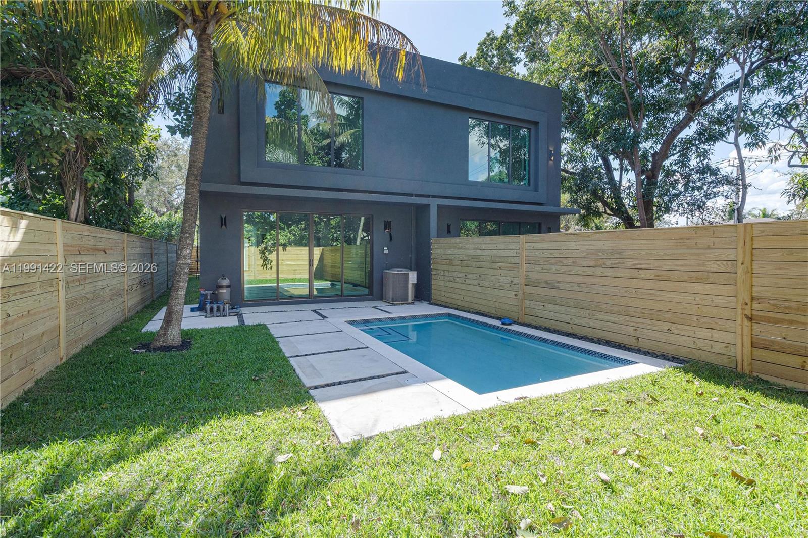 281 PRIME CONDO - Residential