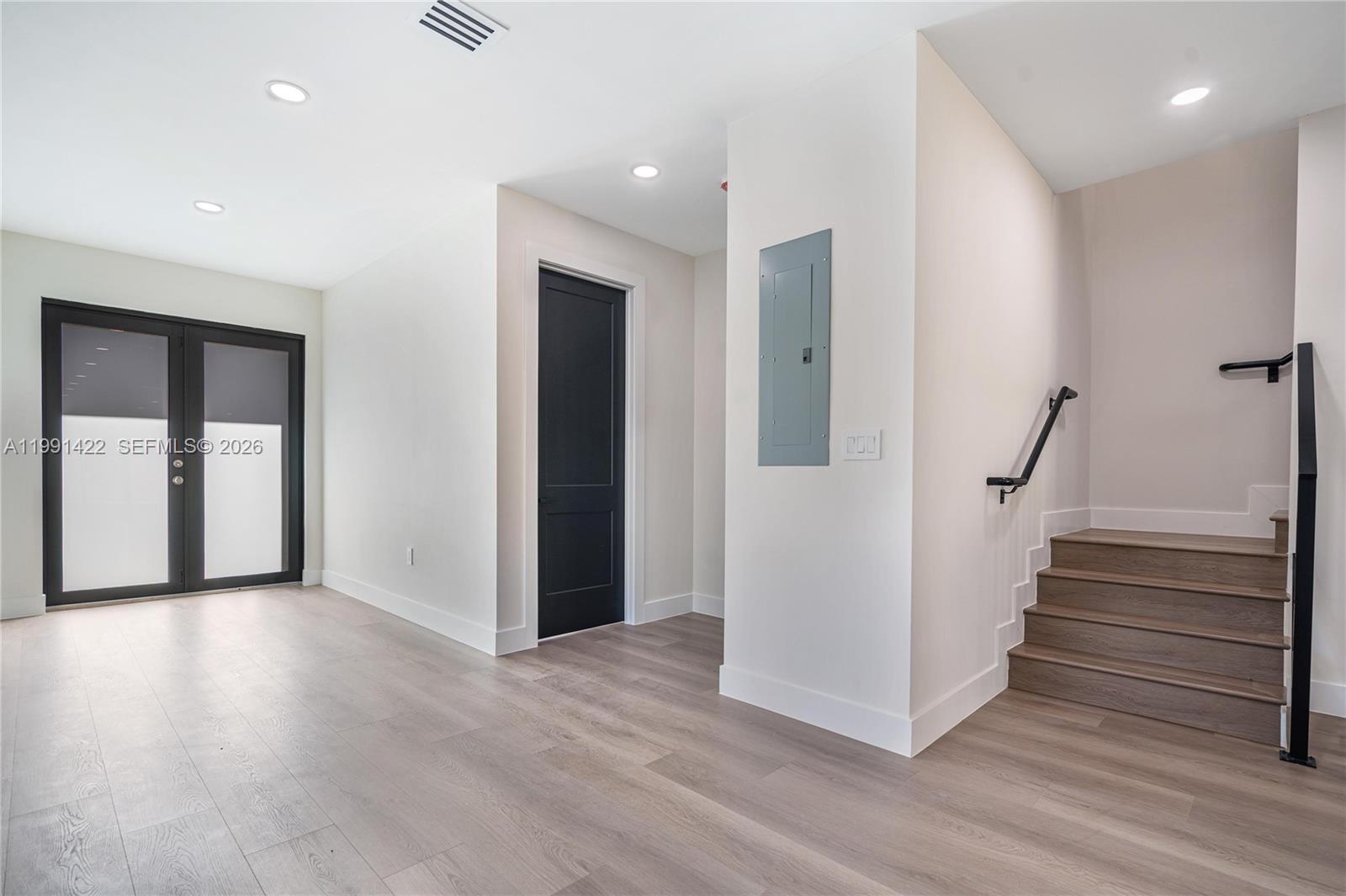 281 PRIME CONDO - Residential