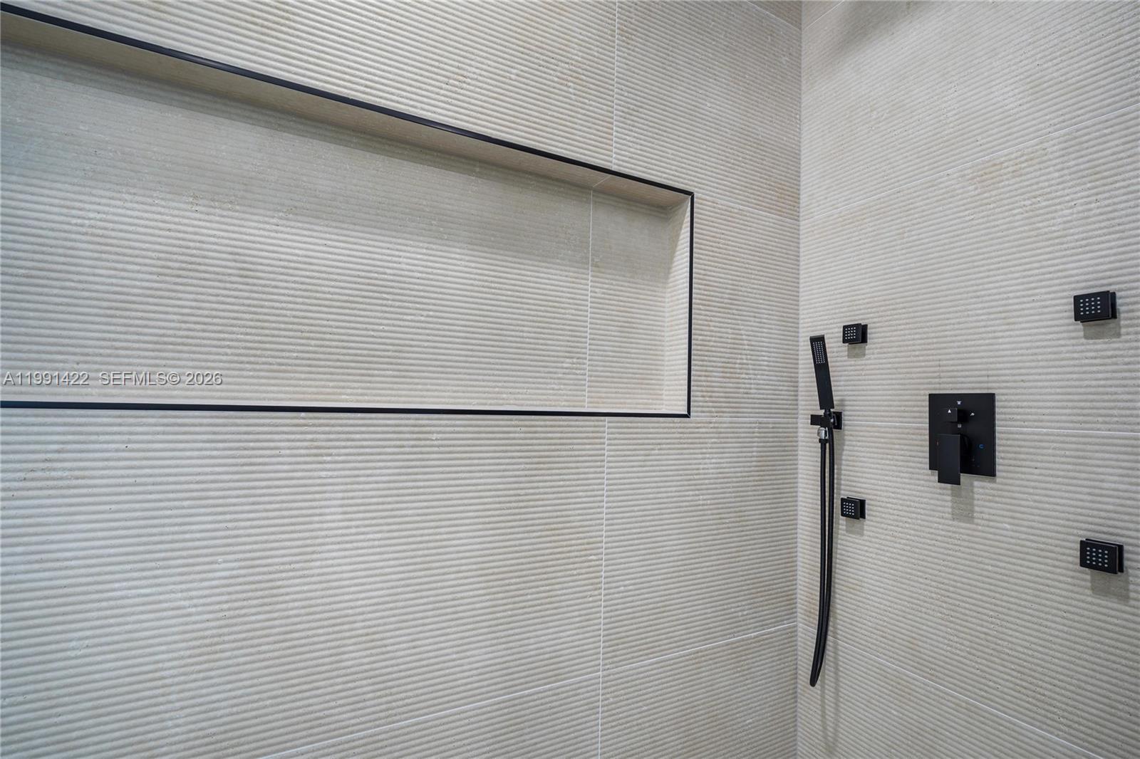 281 PRIME CONDO - Residential