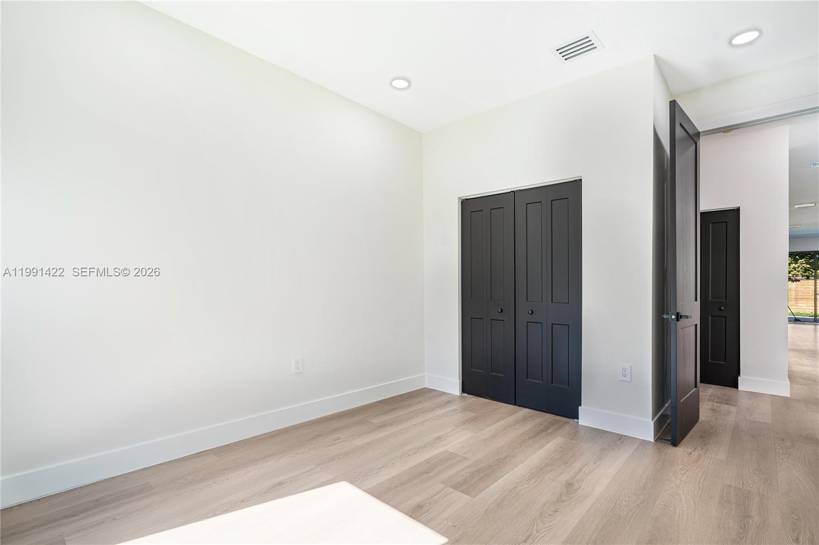 281 PRIME CONDO - Residential