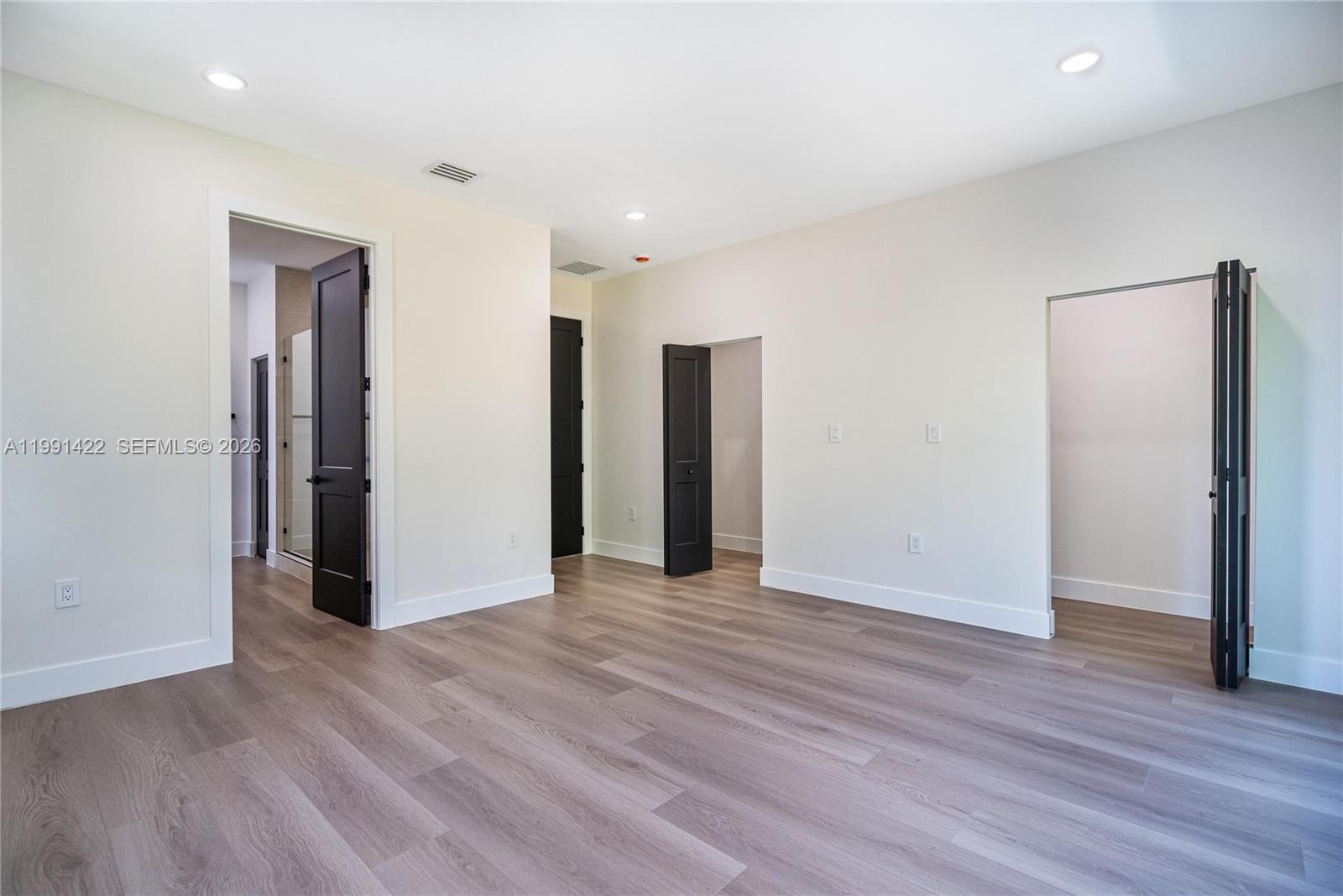 281 PRIME CONDO - Residential