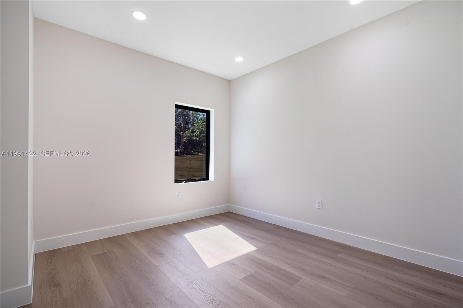 281 PRIME CONDO - Residential