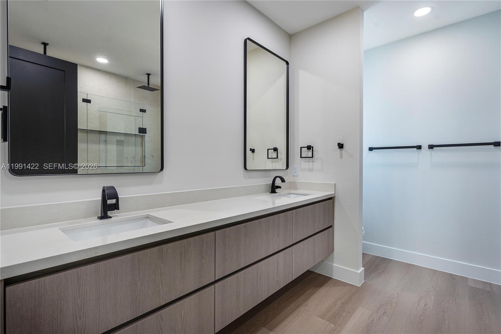 281 PRIME CONDO - Residential