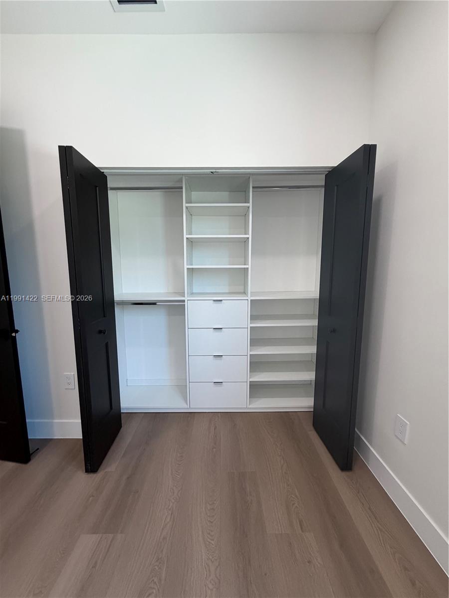 281 PRIME CONDO - Residential