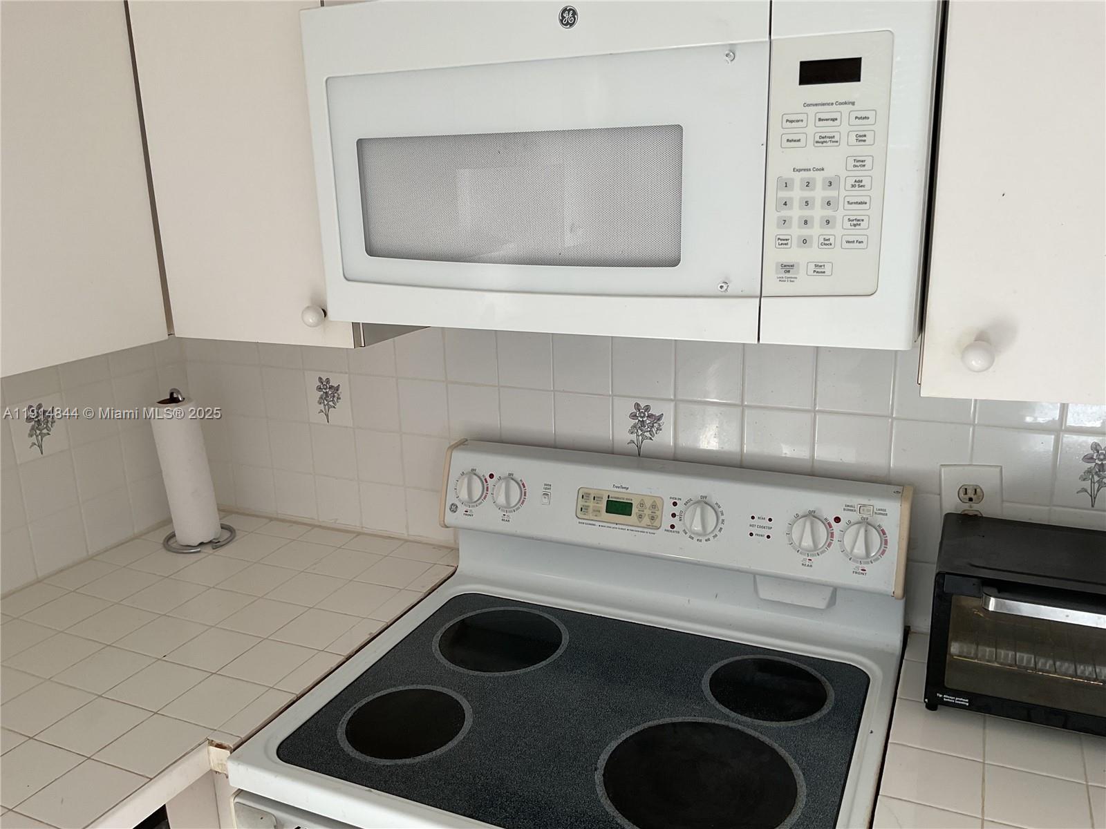 KINGS POINT SAXONY CONDOS - Residential Lease