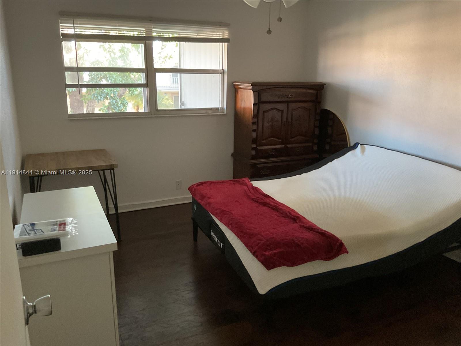 KINGS POINT SAXONY CONDOS - Residential Lease