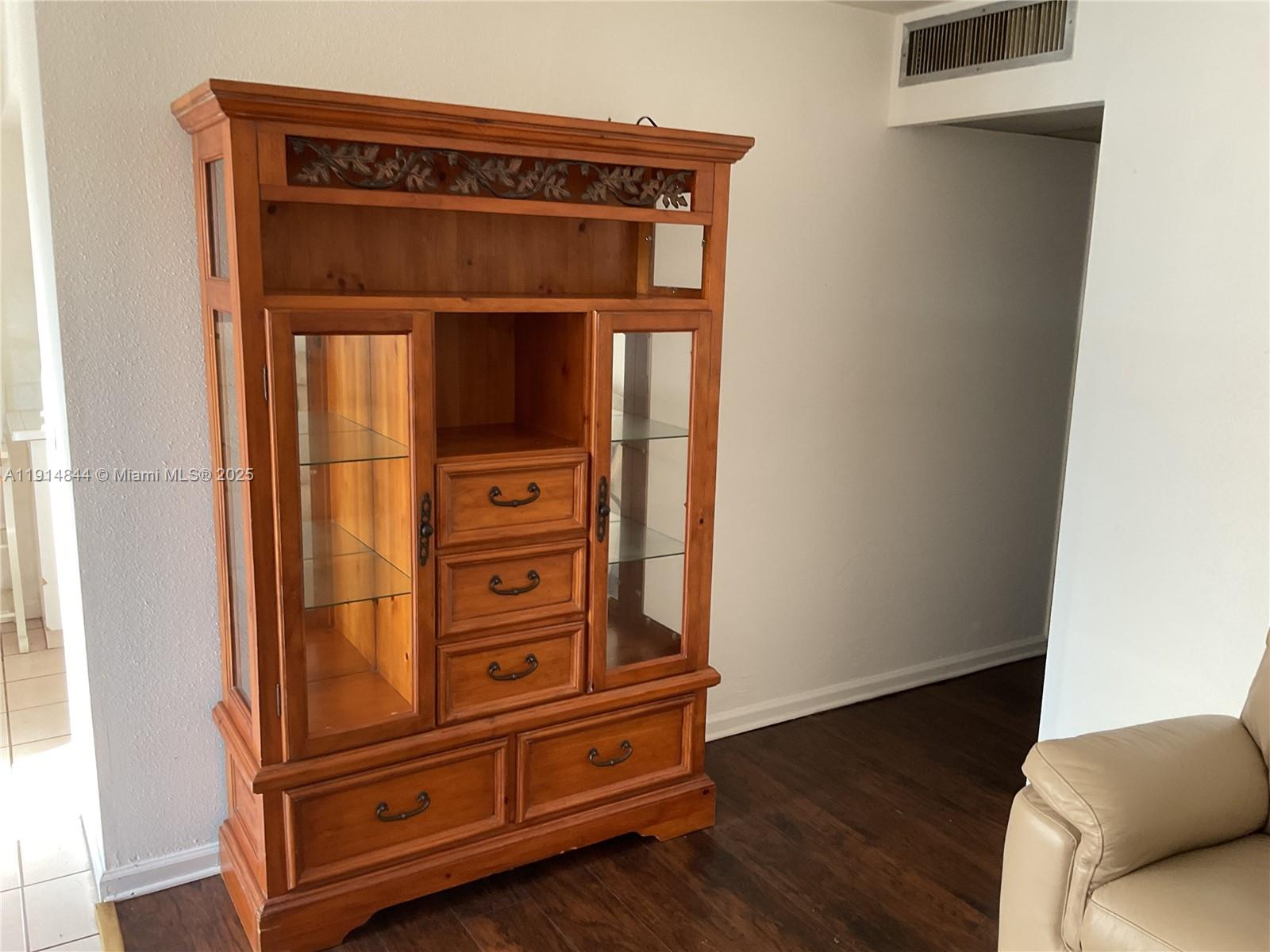 KINGS POINT SAXONY CONDOS - Residential Lease