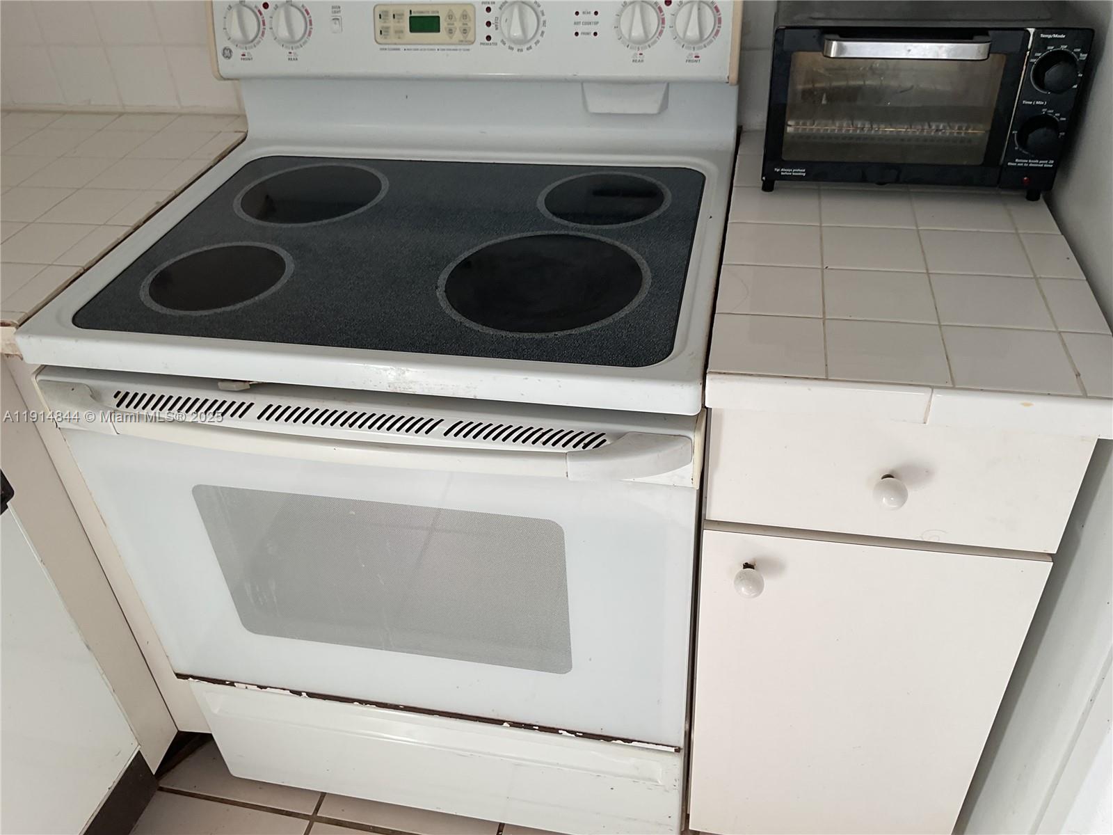 KINGS POINT SAXONY CONDOS - Residential Lease