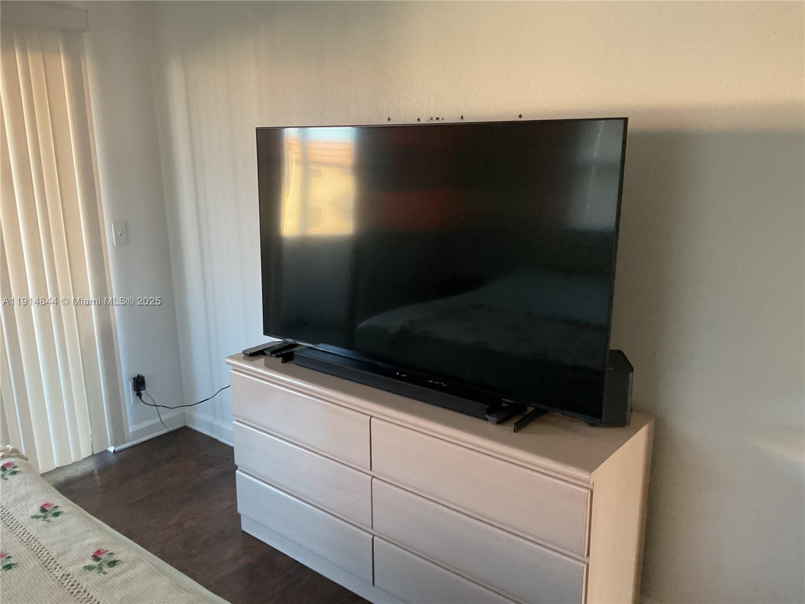 KINGS POINT SAXONY CONDOS - Residential Lease