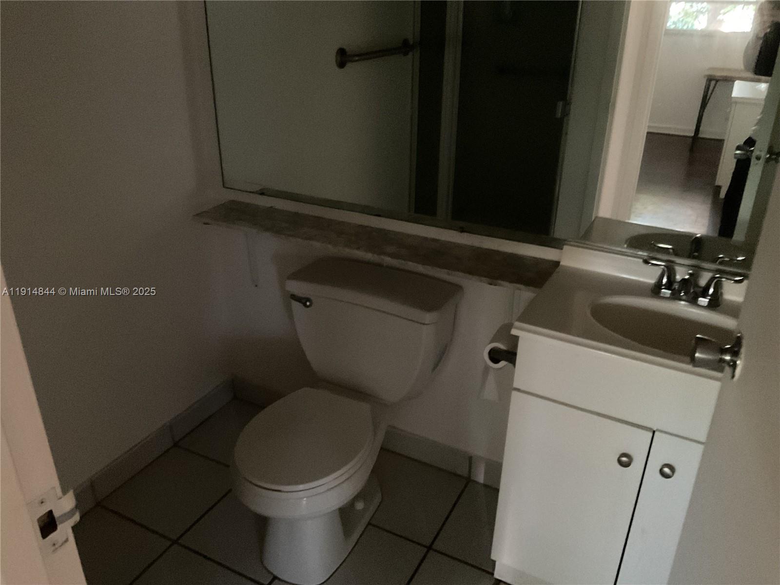 KINGS POINT SAXONY CONDOS - Residential Lease