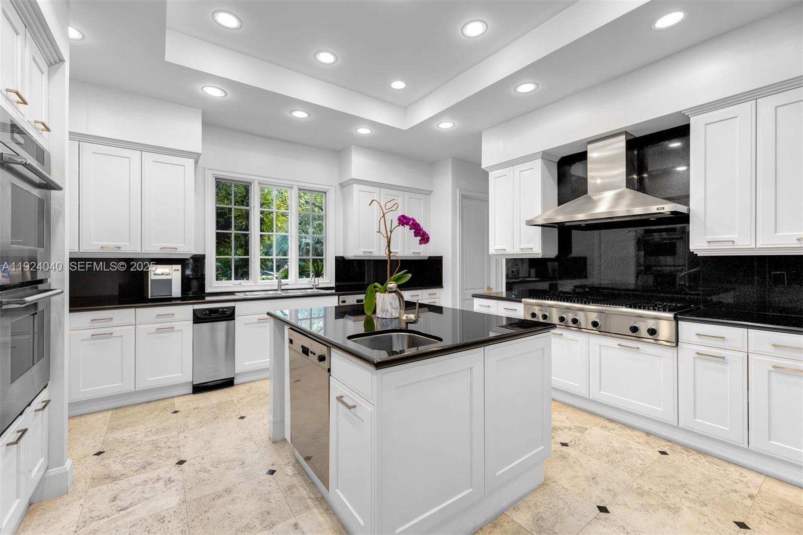 THE MOORINGS - Residential