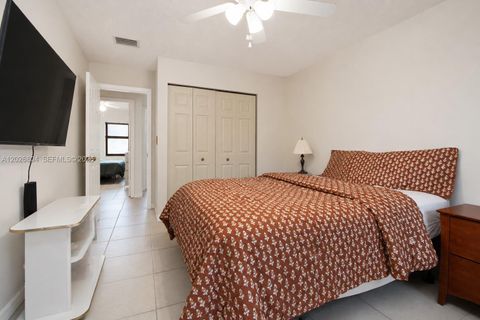 Tiny photo for 5103 SW 138th Ave Cir, Miami, FL 33175 (MLS # A12026804)