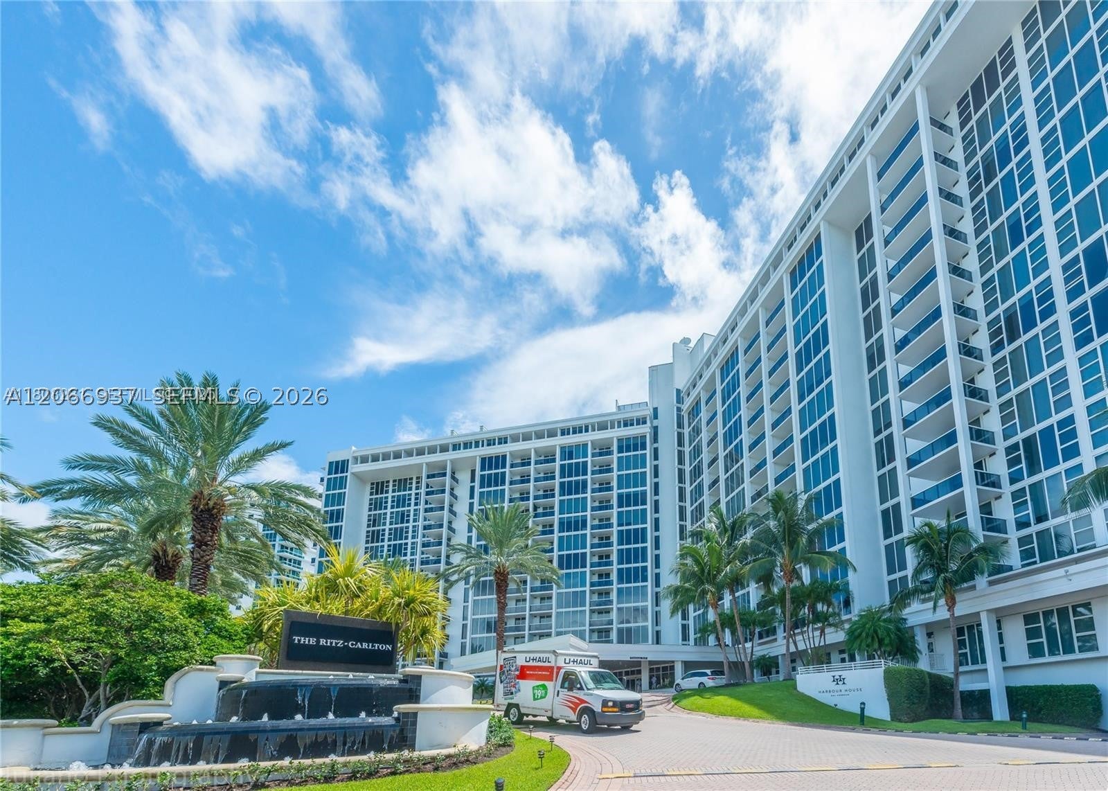 10275 Collins Ave 416