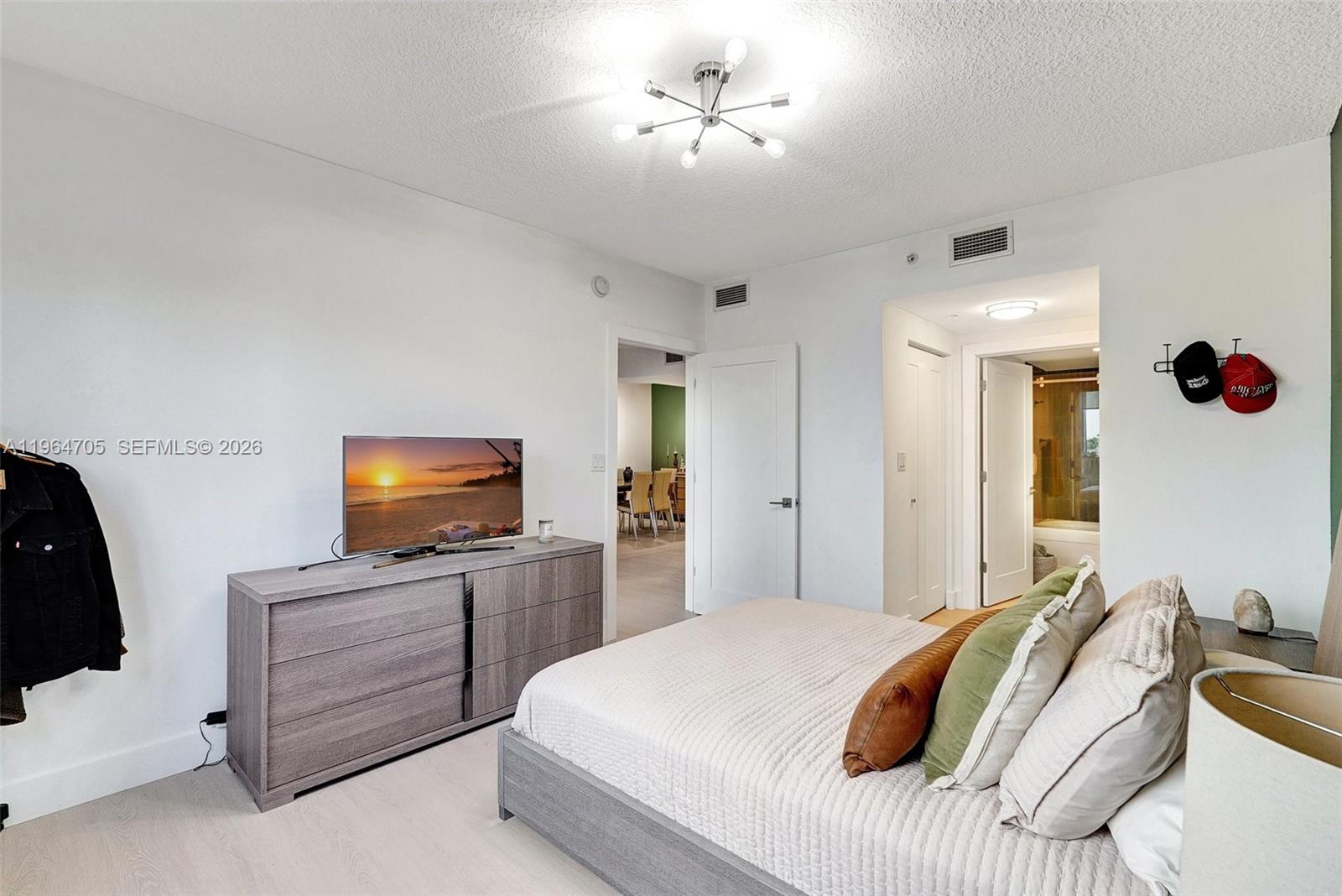 VENTURE AT AVENTURA EAST - Residential Lease