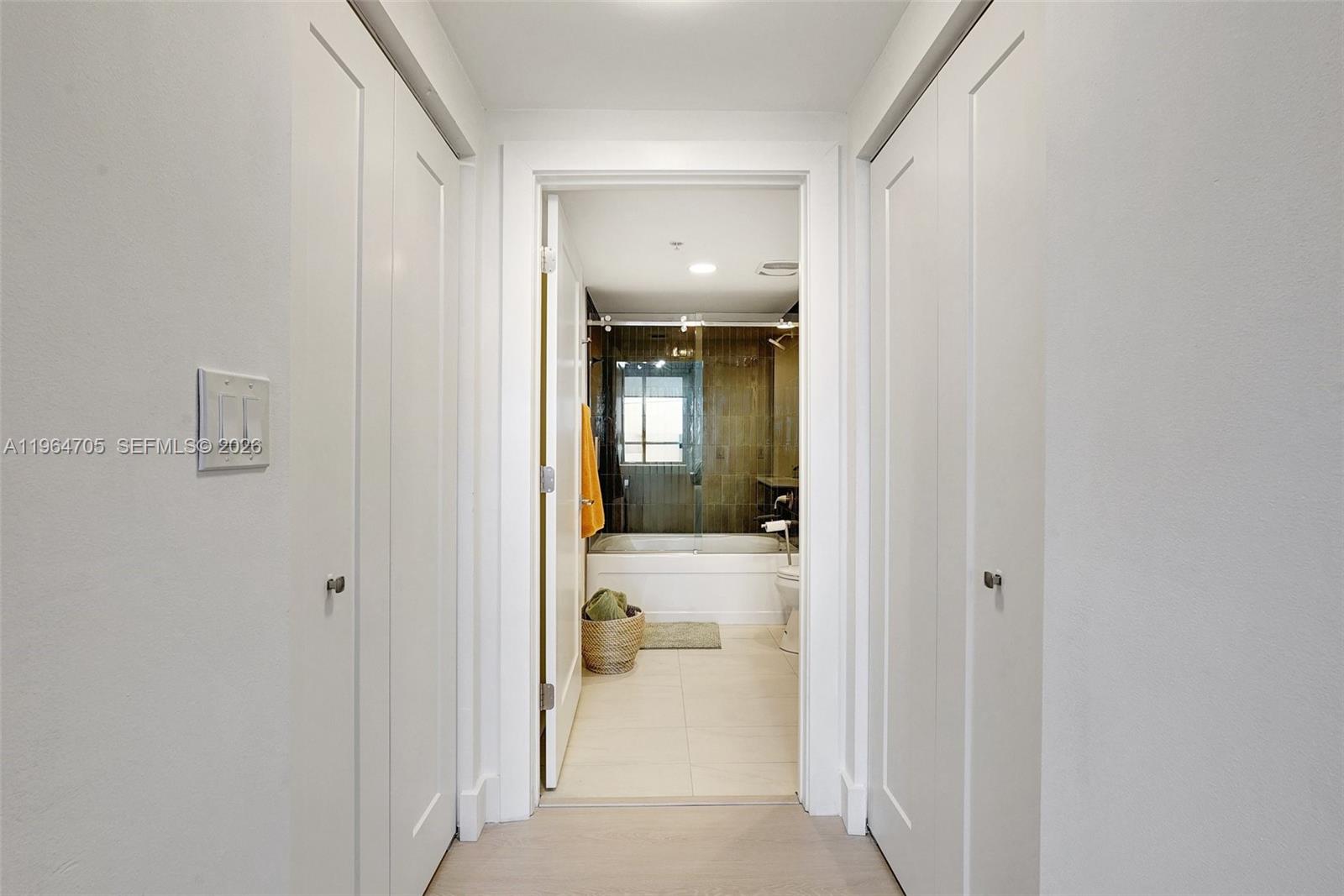 VENTURE AT AVENTURA EAST - Residential Lease