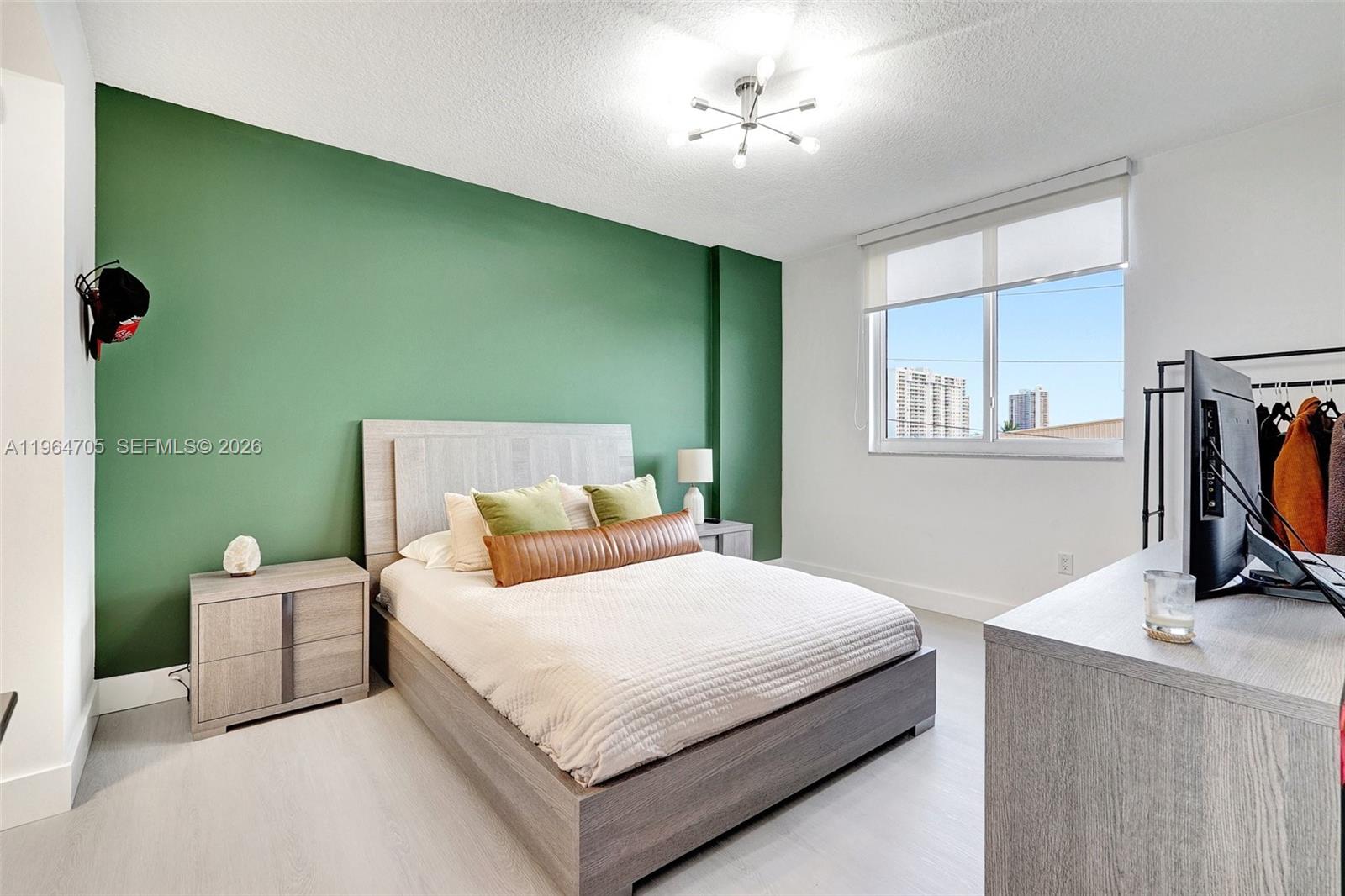 VENTURE AT AVENTURA EAST - Residential Lease