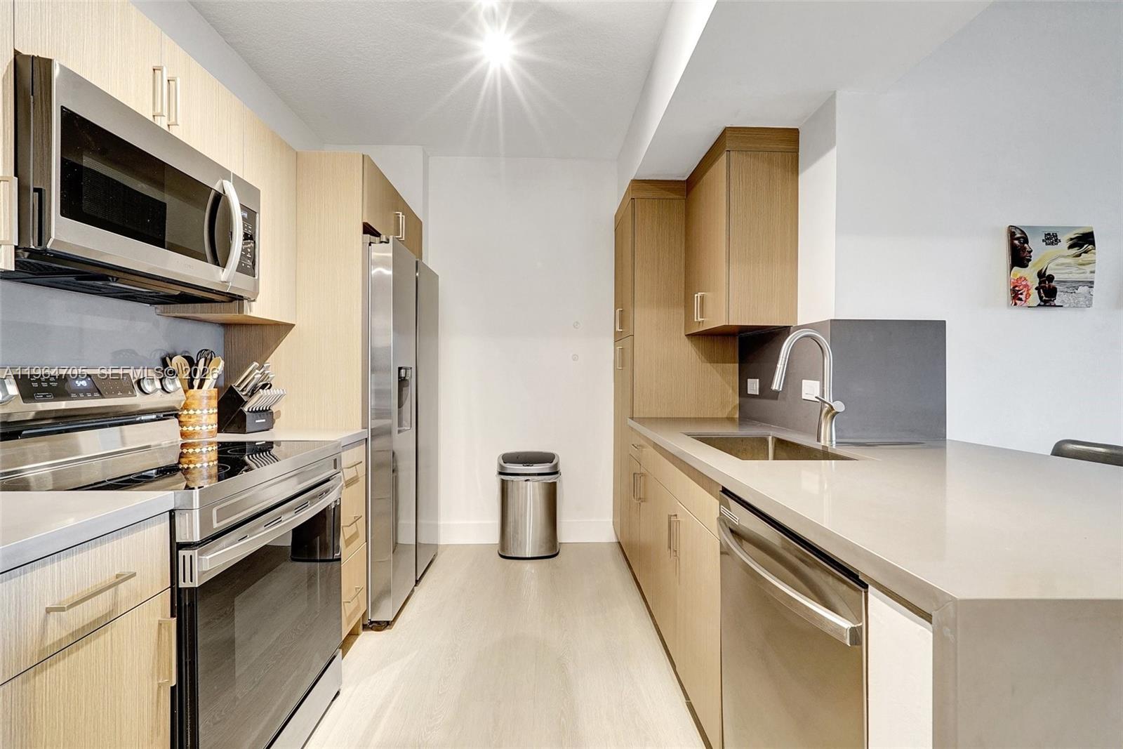 VENTURE AT AVENTURA EAST - Residential Lease