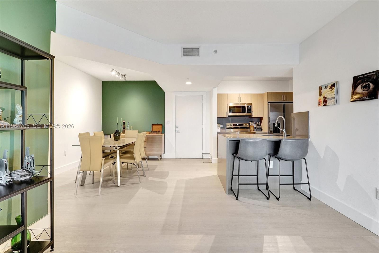 VENTURE AT AVENTURA EAST - Residential Lease