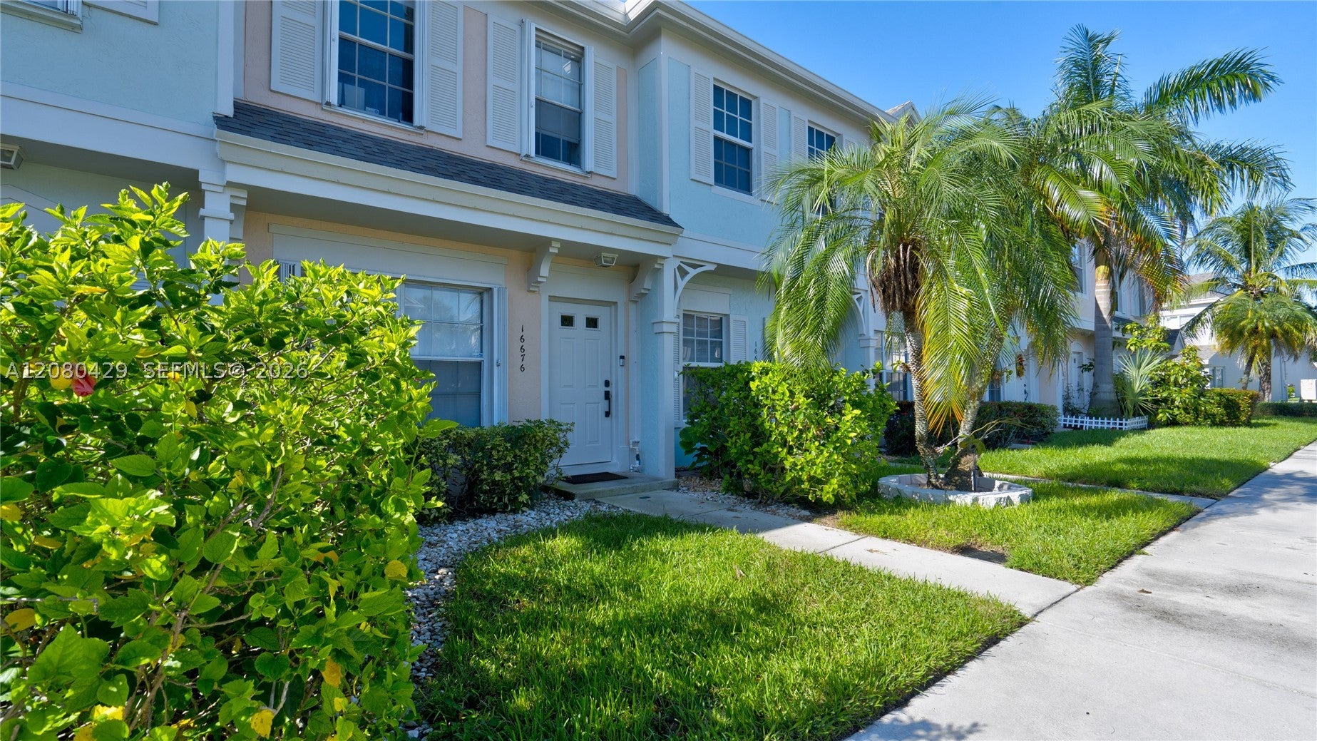 16676 Hemingway Dr