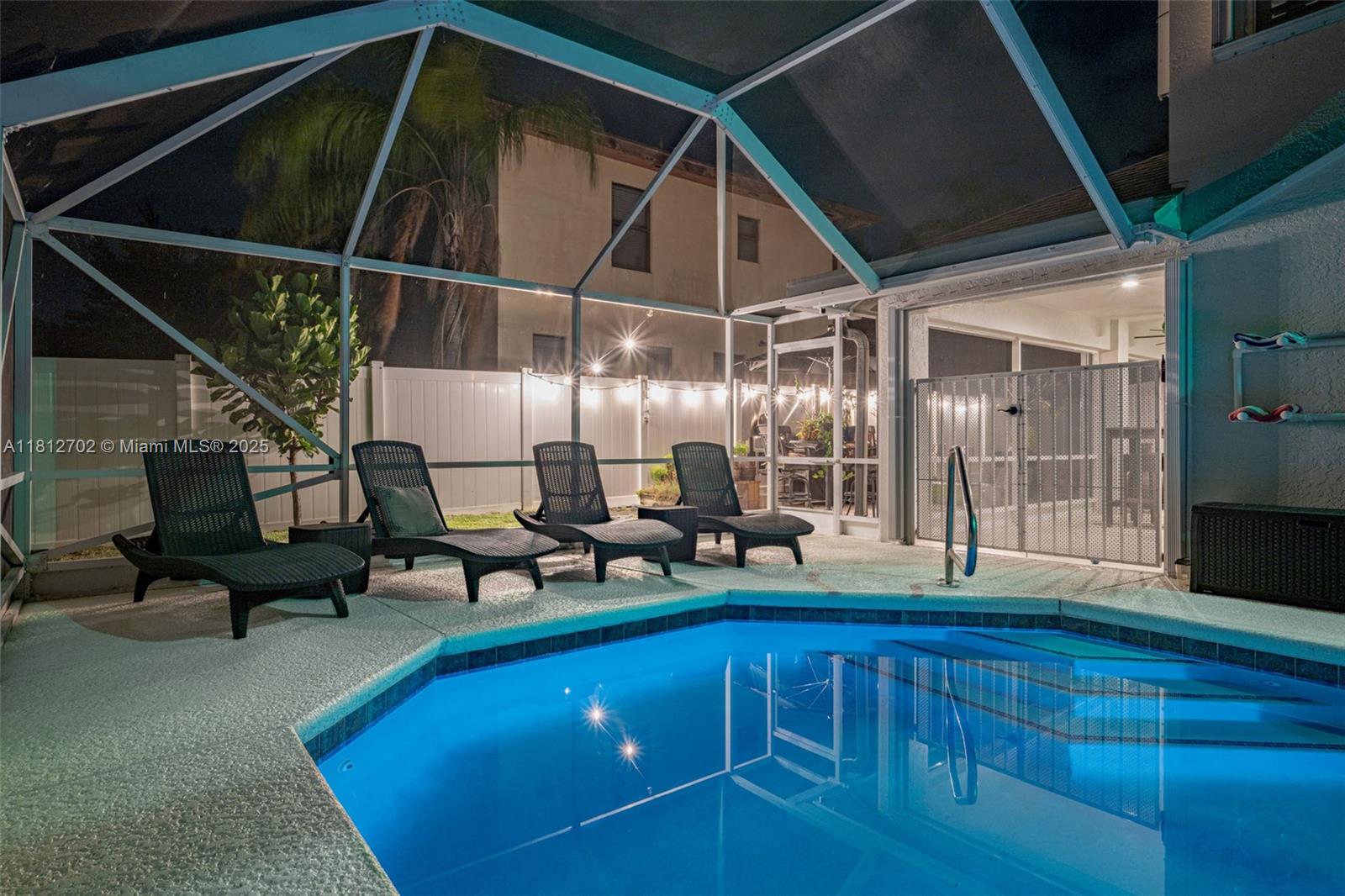 NORTH PALM BEACH HEIGHTS - Residential