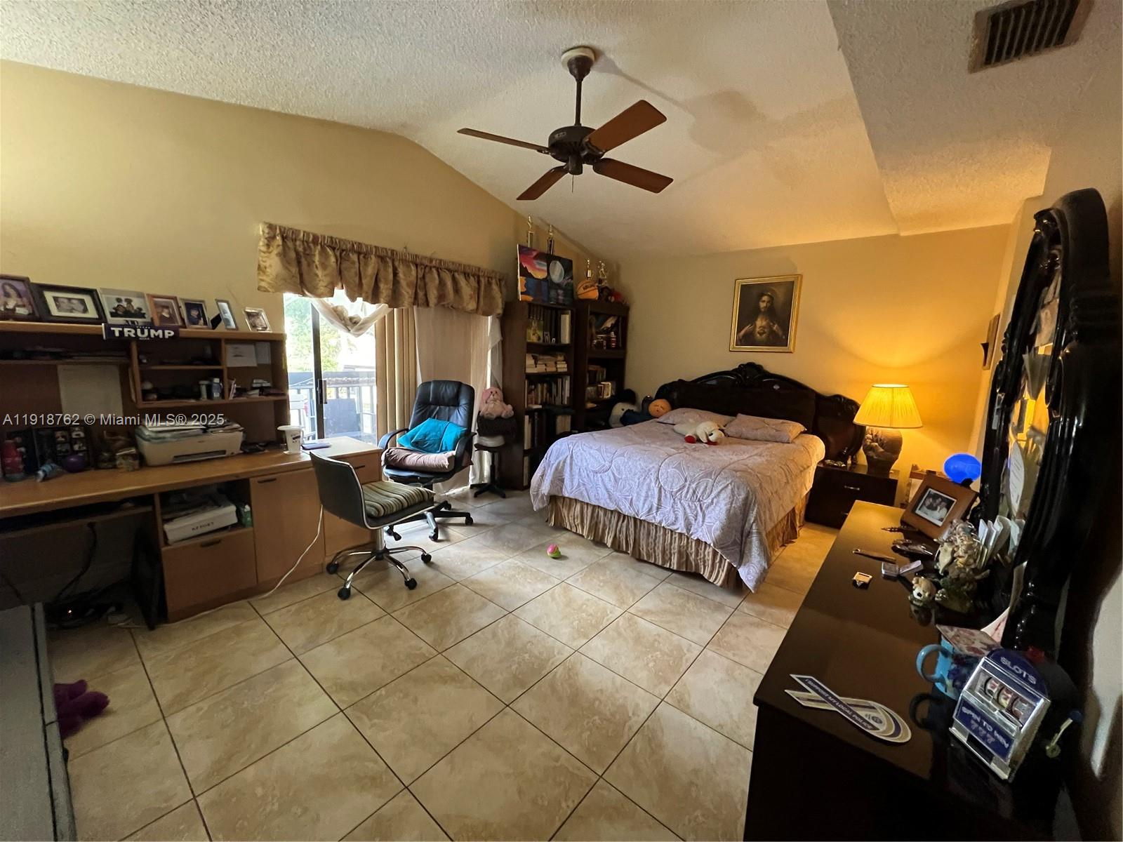 LAKES MEADOW VILG HOMES C - Residential