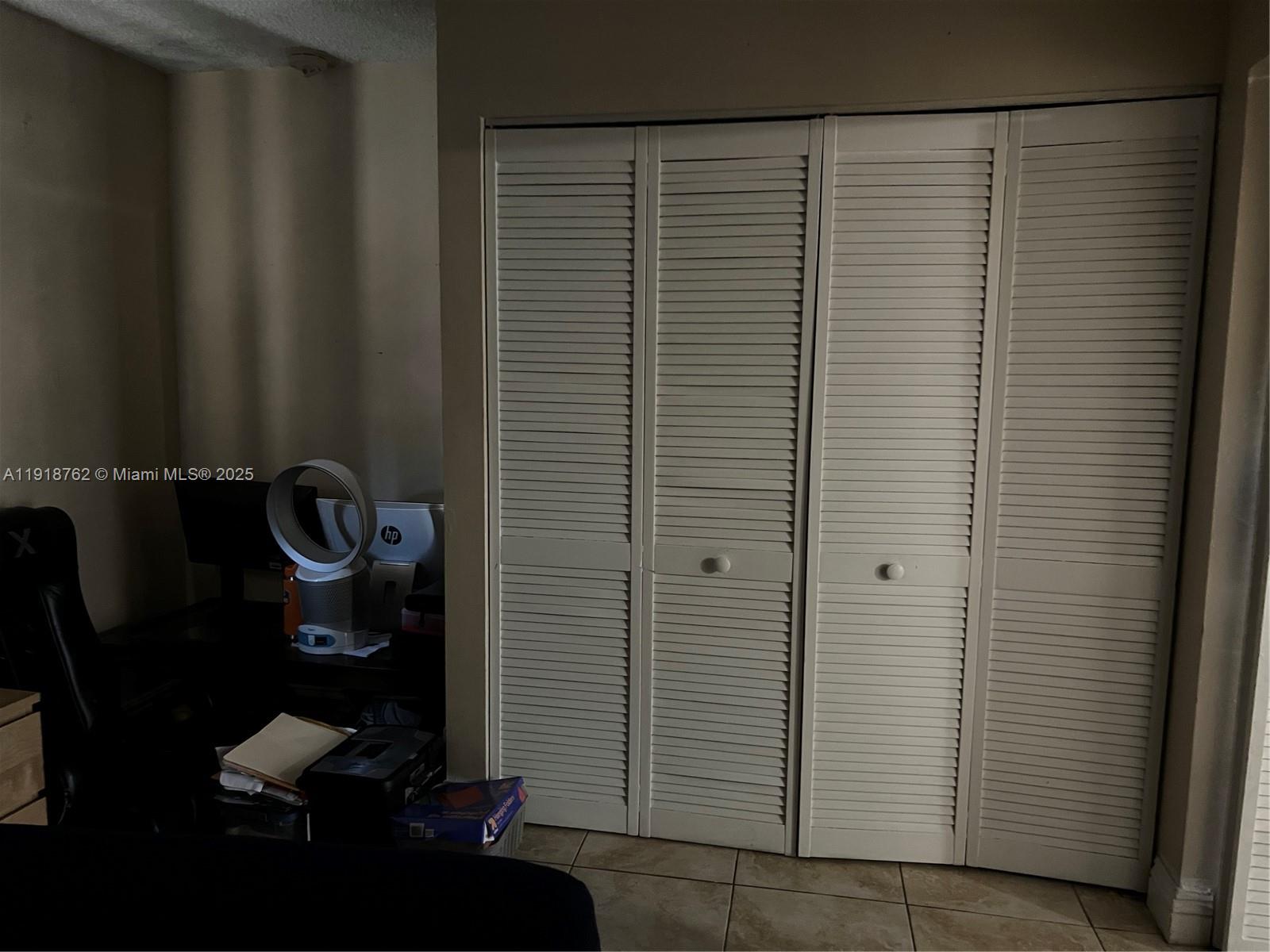 LAKES MEADOW VILG HOMES C - Residential