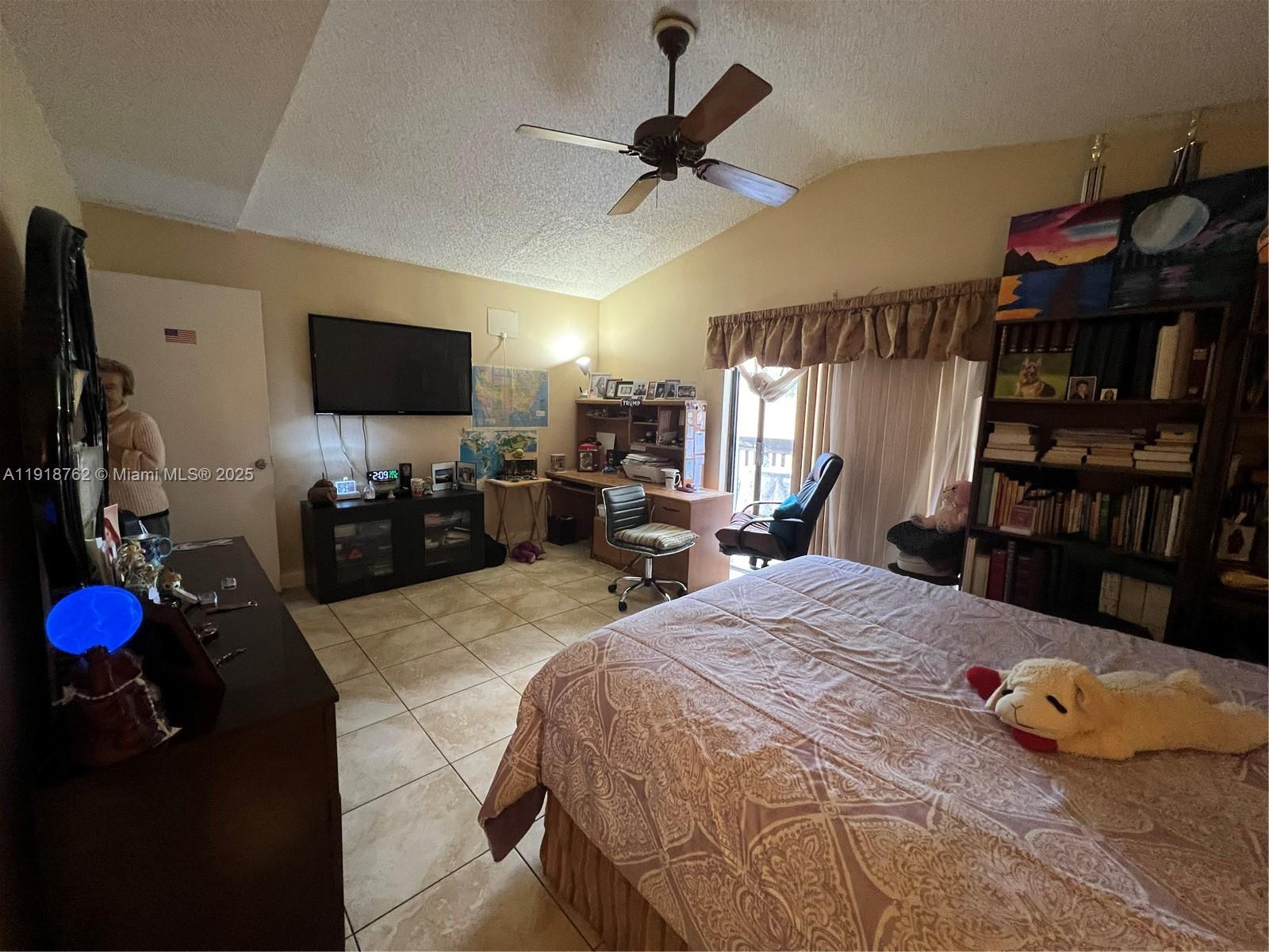 LAKES MEADOW VILG HOMES C - Residential