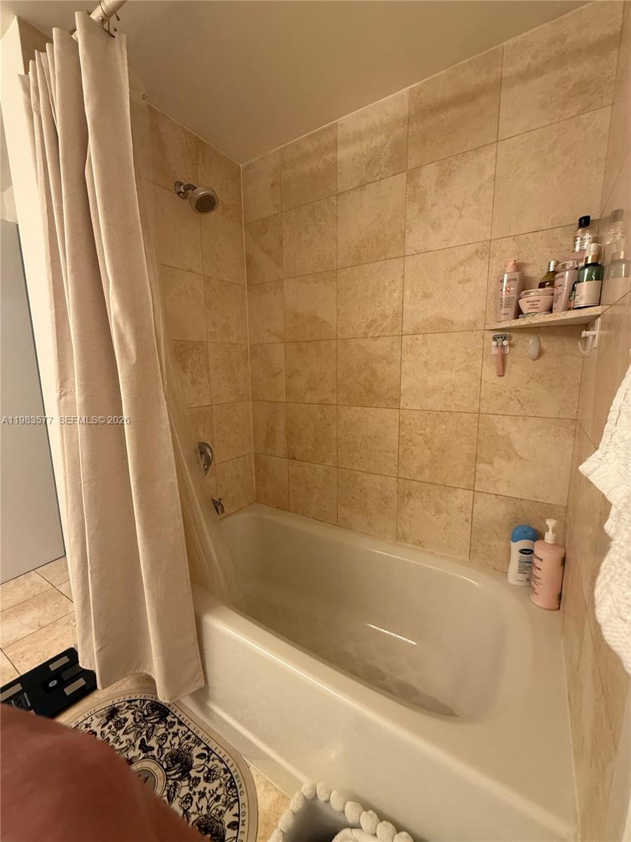 2475 Brickell Ave 2003