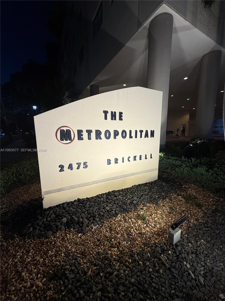 2475 Brickell Ave 2003