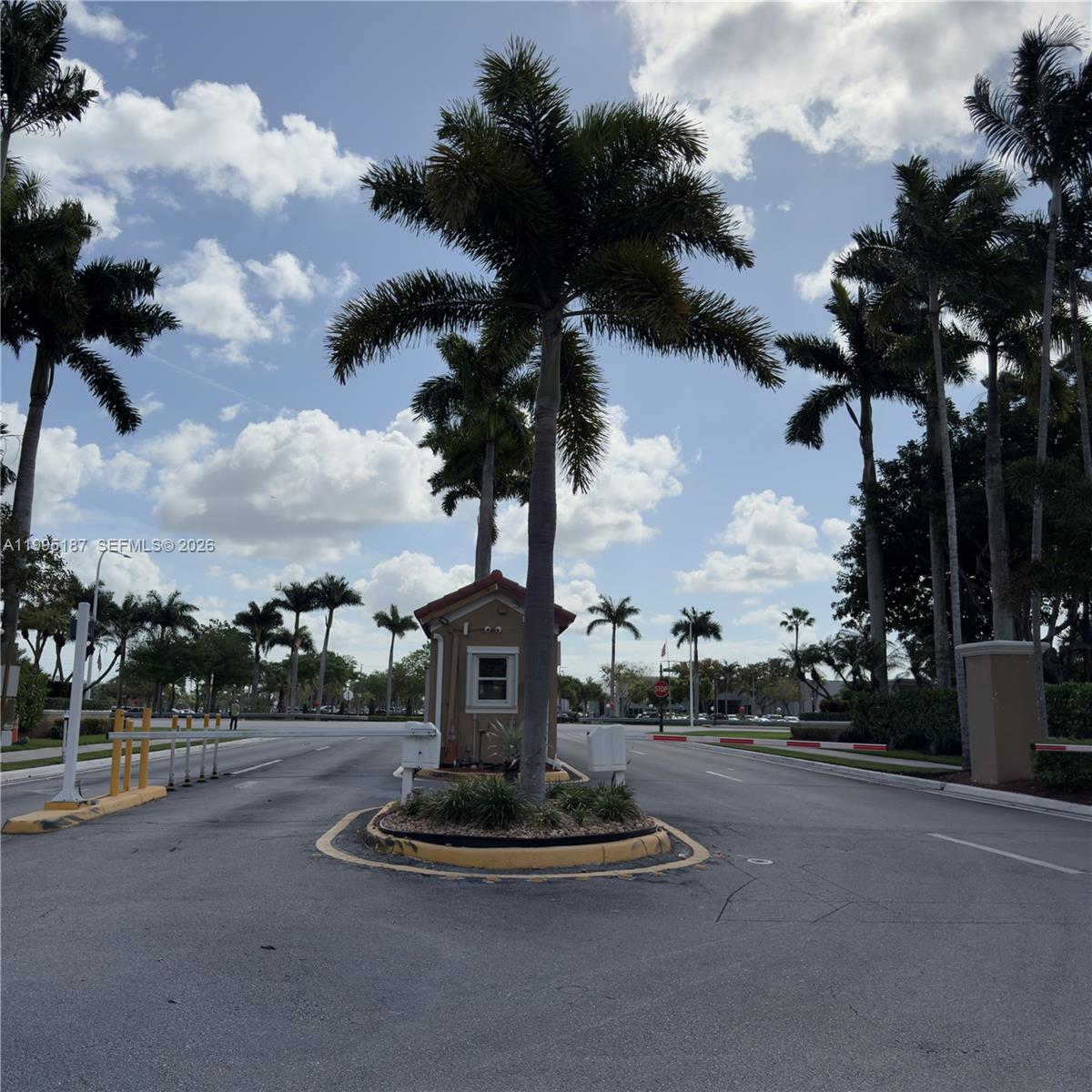 EMERALD COURTS - OPAL CRE - Residential