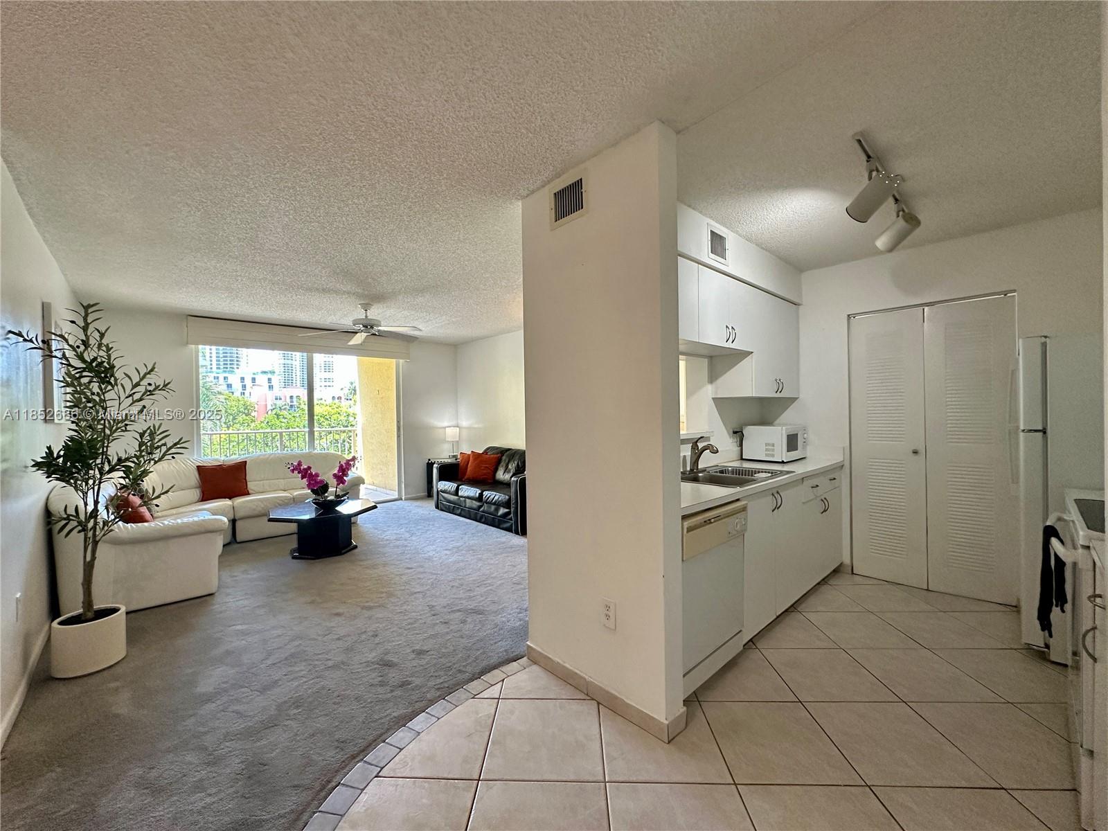 19701 E Country Club Dr 5405
