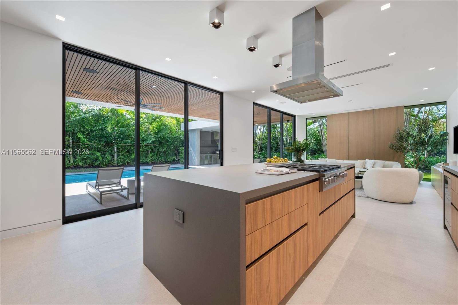 BAY HEIGHTS - Residential