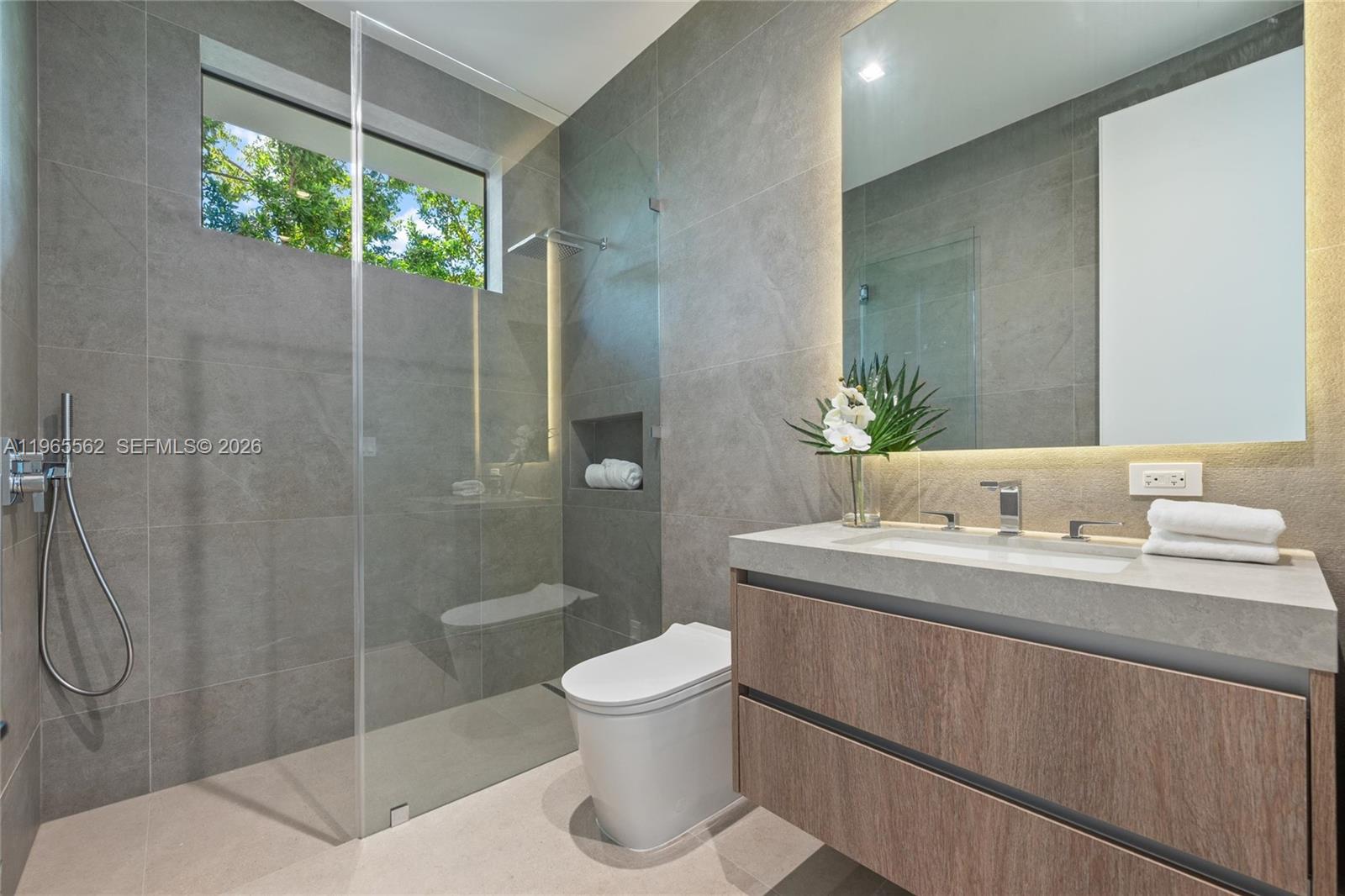 BAY HEIGHTS - Residential