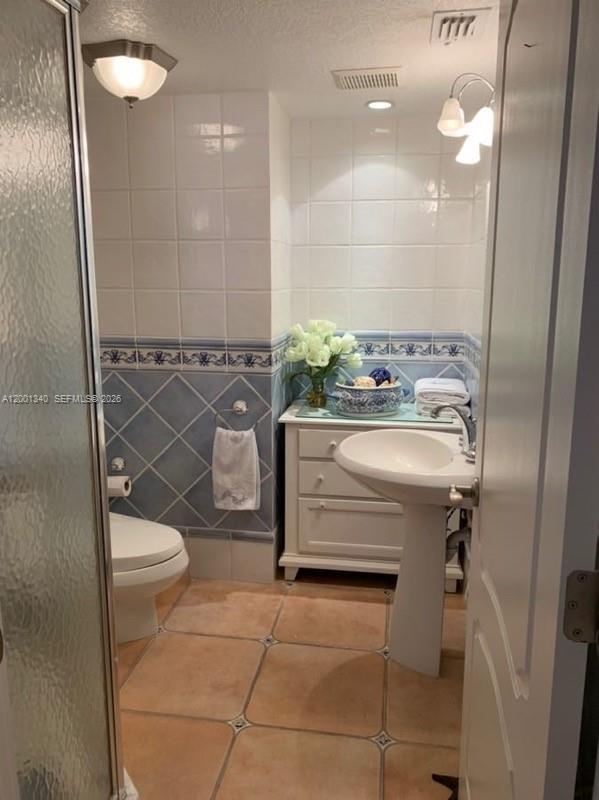 CLUB ATLANTIS CONDO - Residential Lease