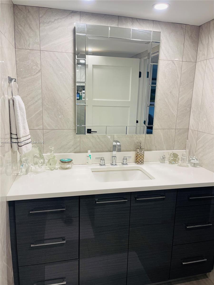 GARDENS OF LAKEWOOD CONDO - Residential