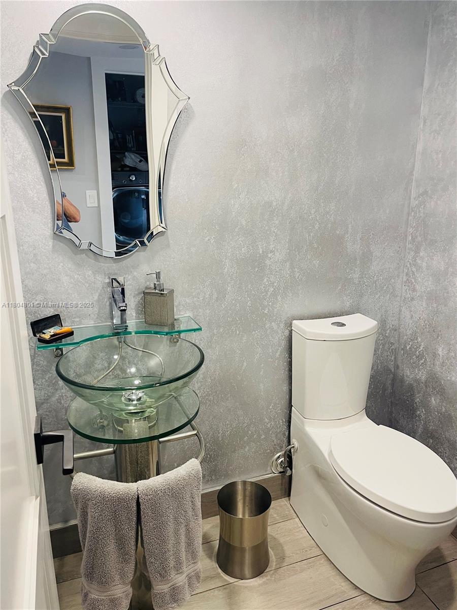 GARDENS OF LAKEWOOD CONDO - Residential