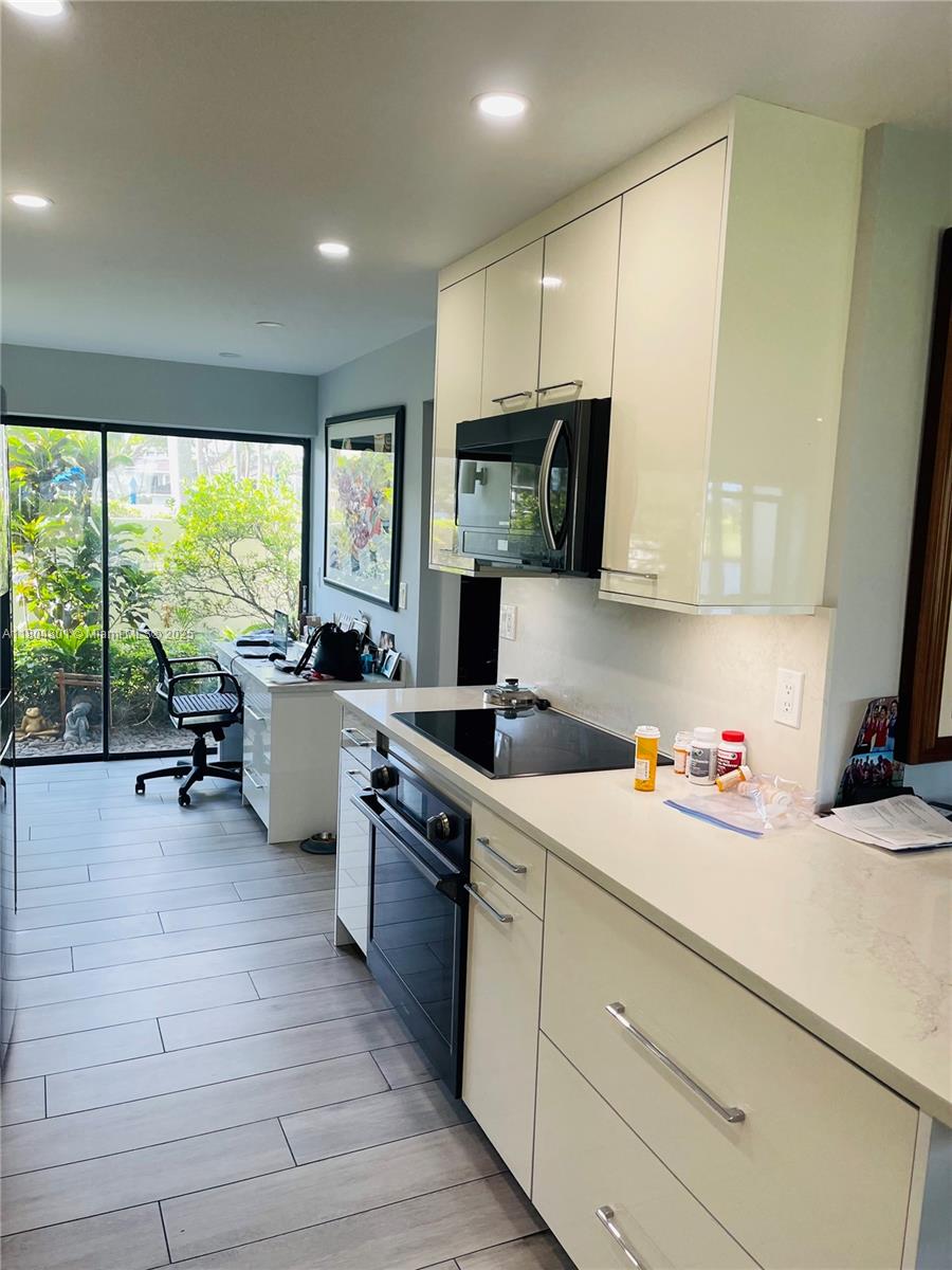 GARDENS OF LAKEWOOD CONDO - Residential