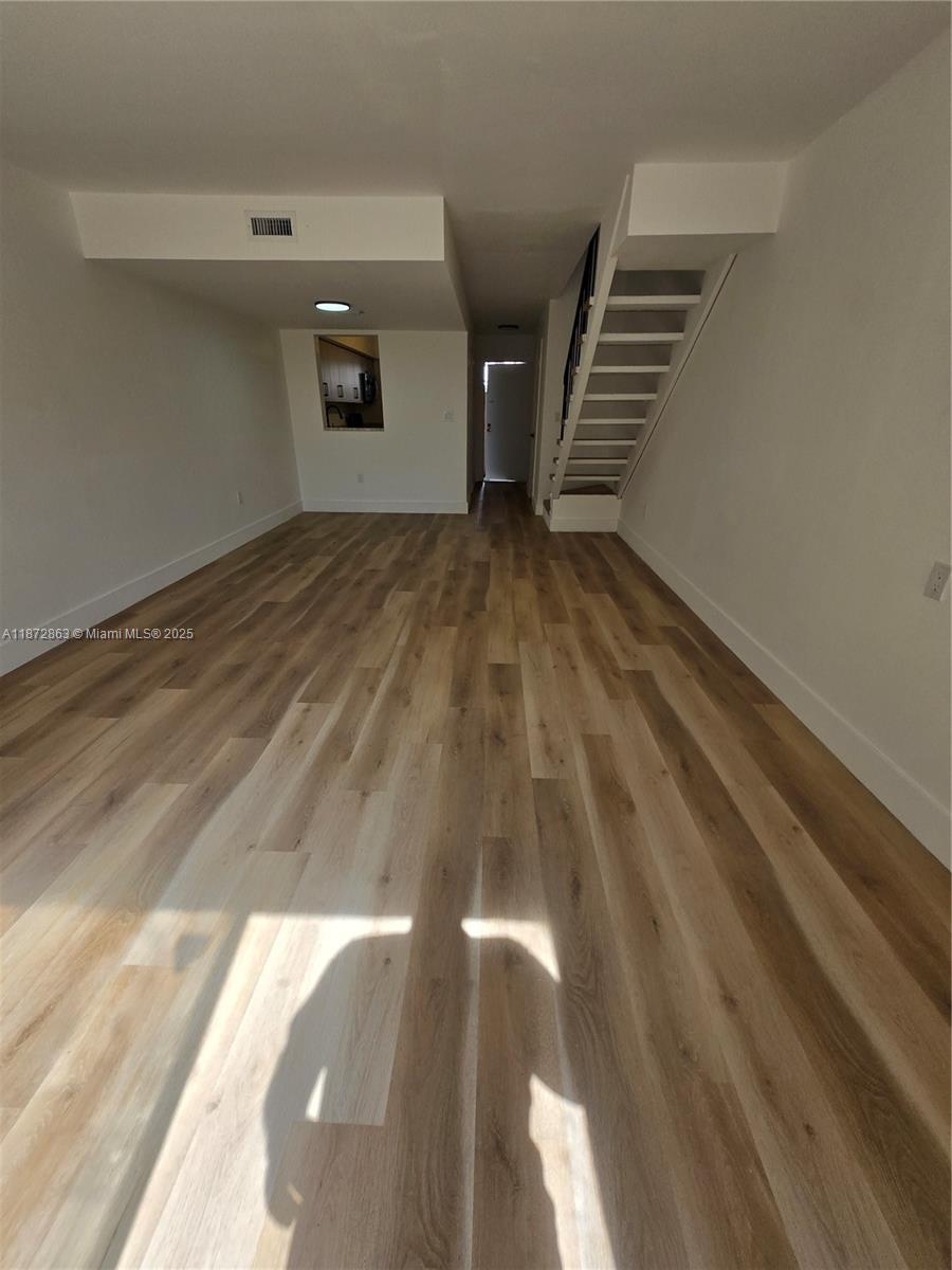 CORNERS KENDALL LAKES - Residential