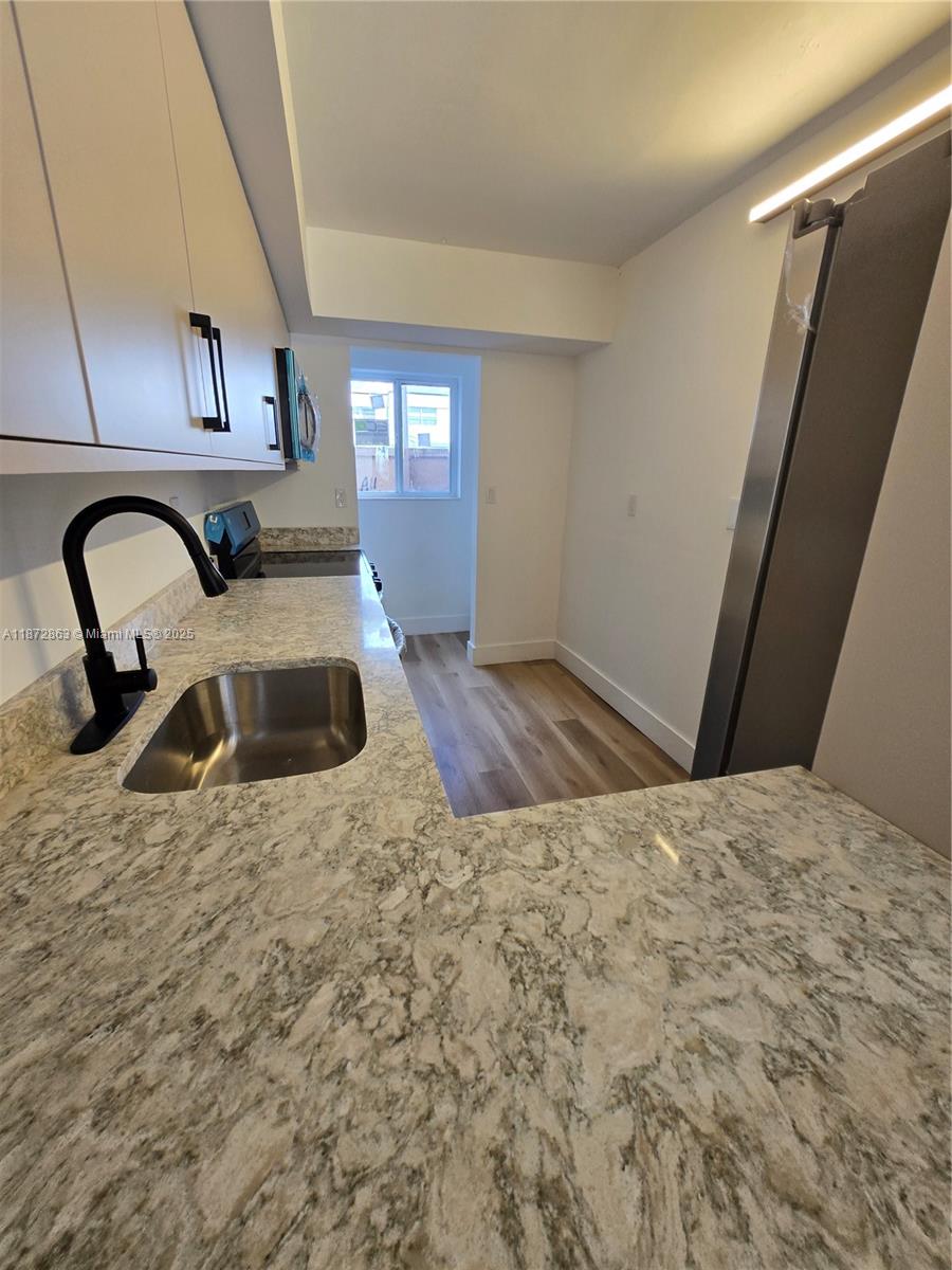 CORNERS KENDALL LAKES - Residential