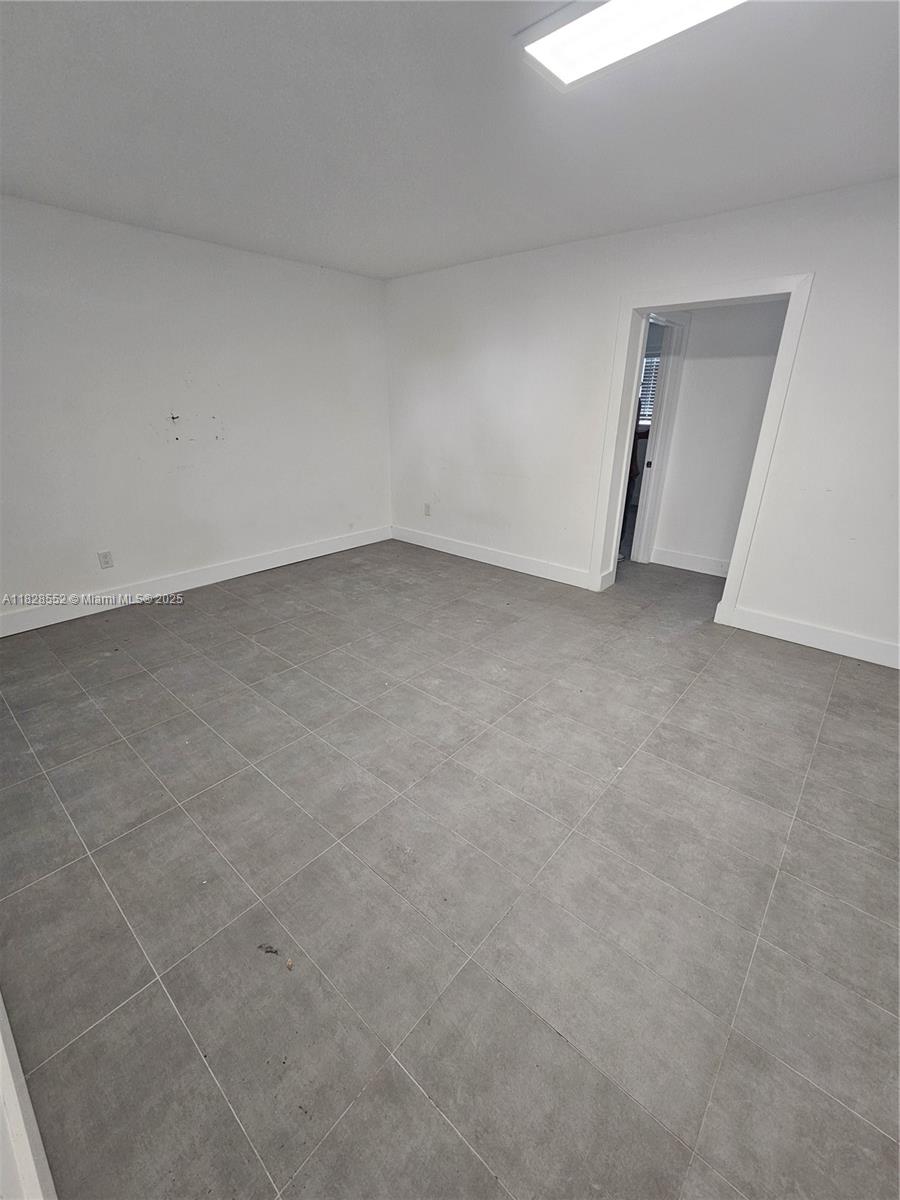 7825 Crespi Blvd 2