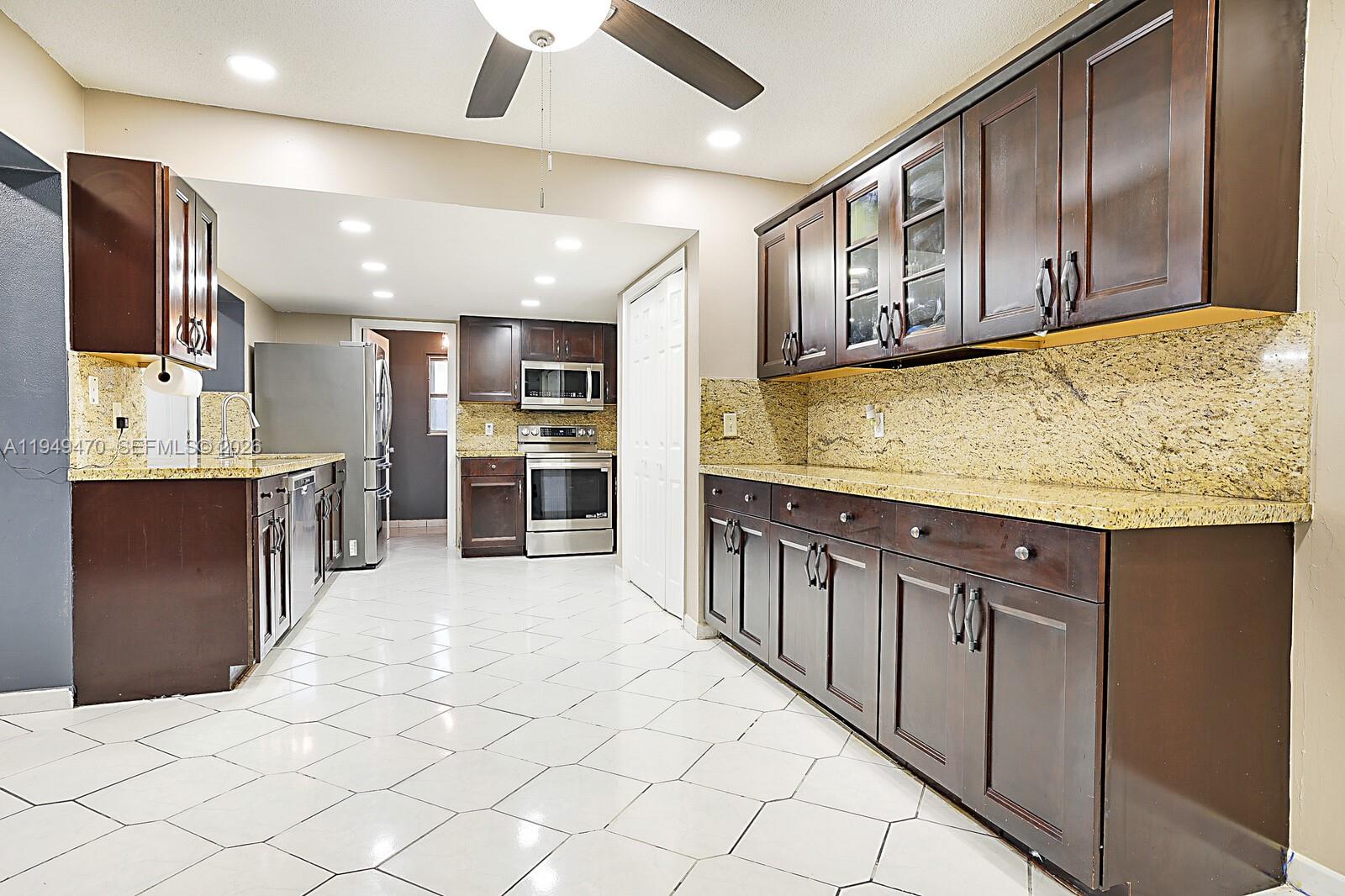 RAINBOW LAKES - Residential