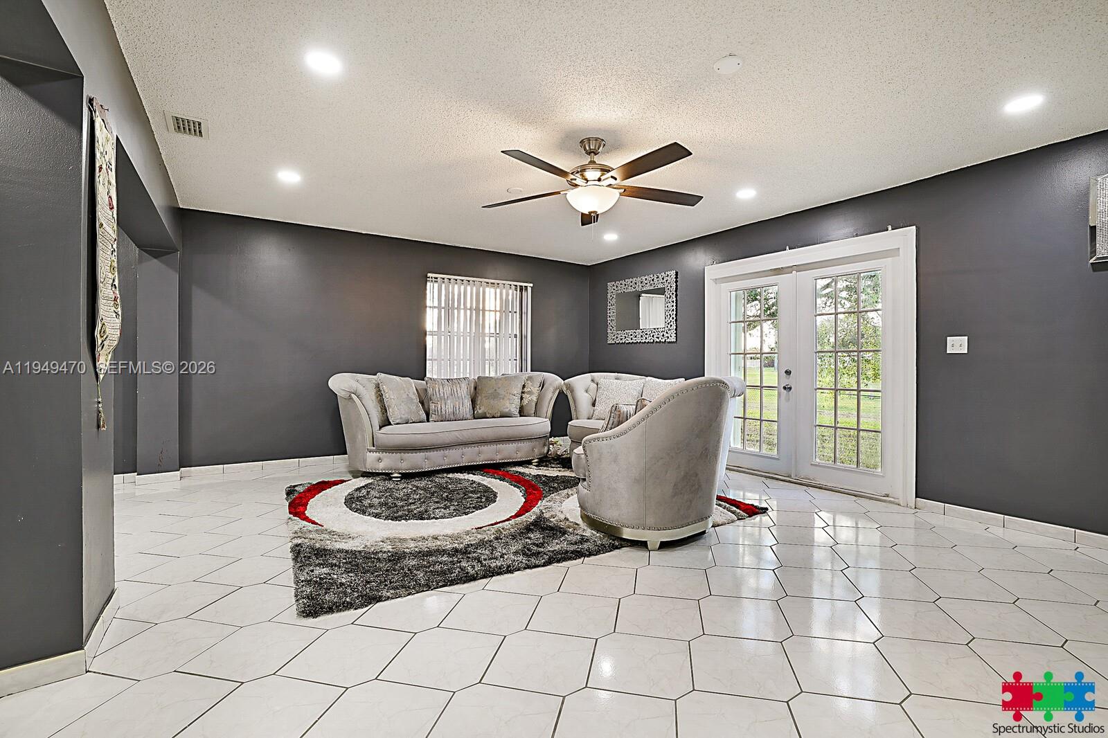 RAINBOW LAKES - Residential