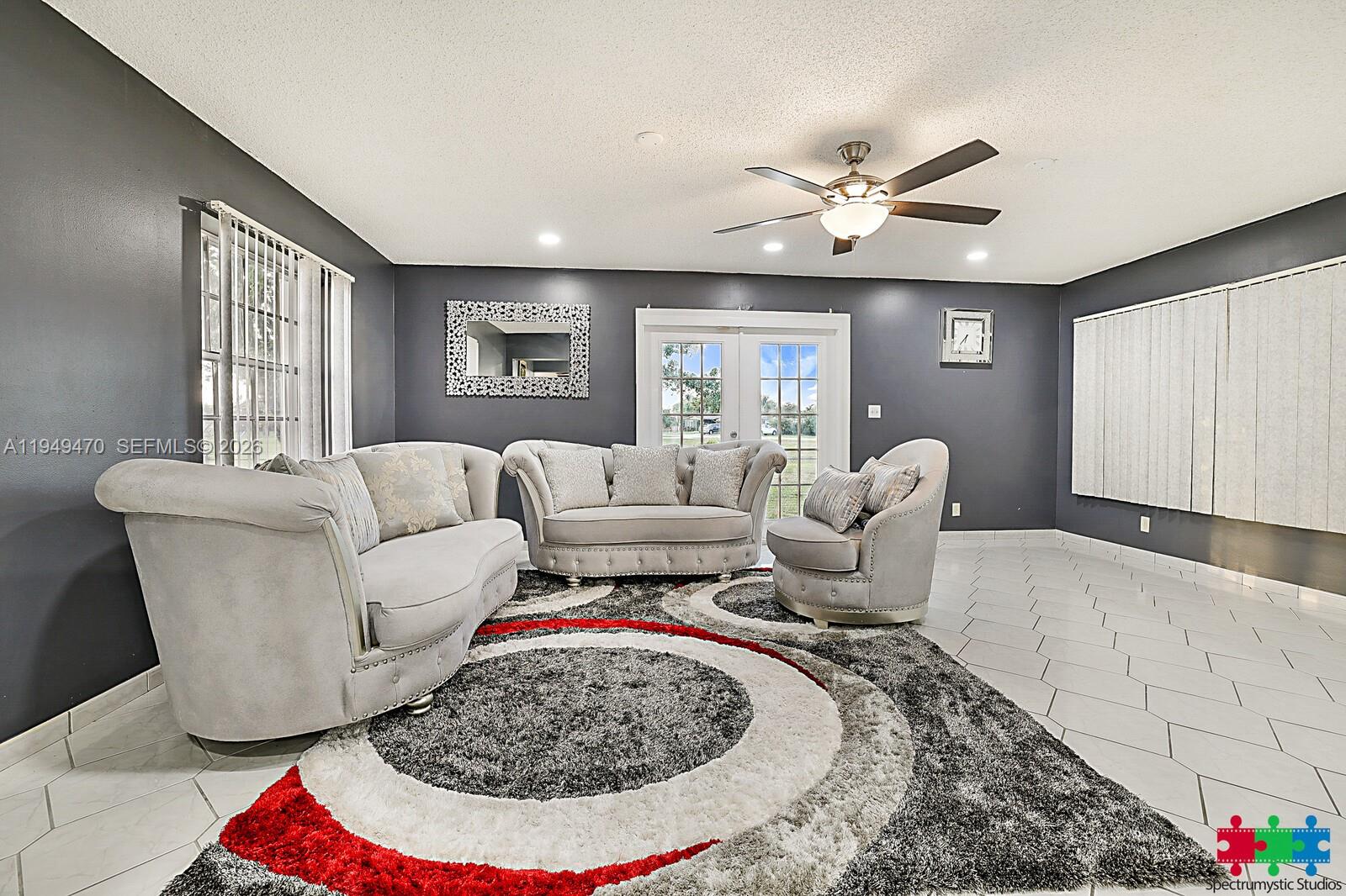 RAINBOW LAKES - Residential