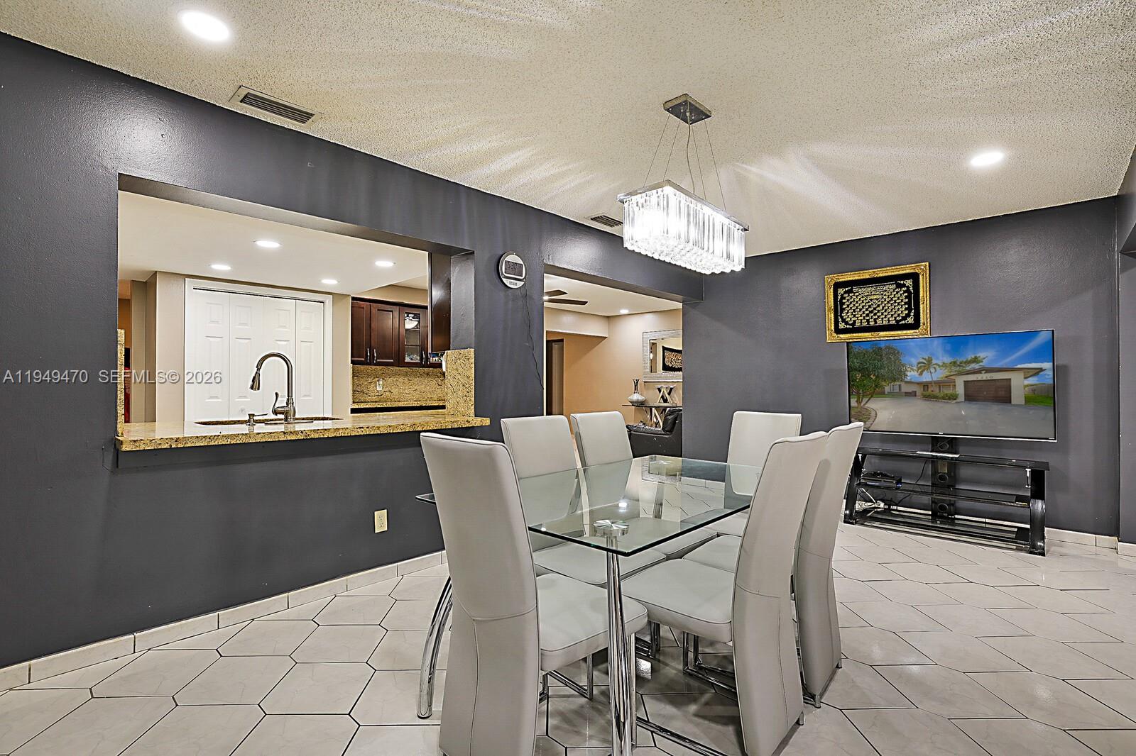 RAINBOW LAKES - Residential