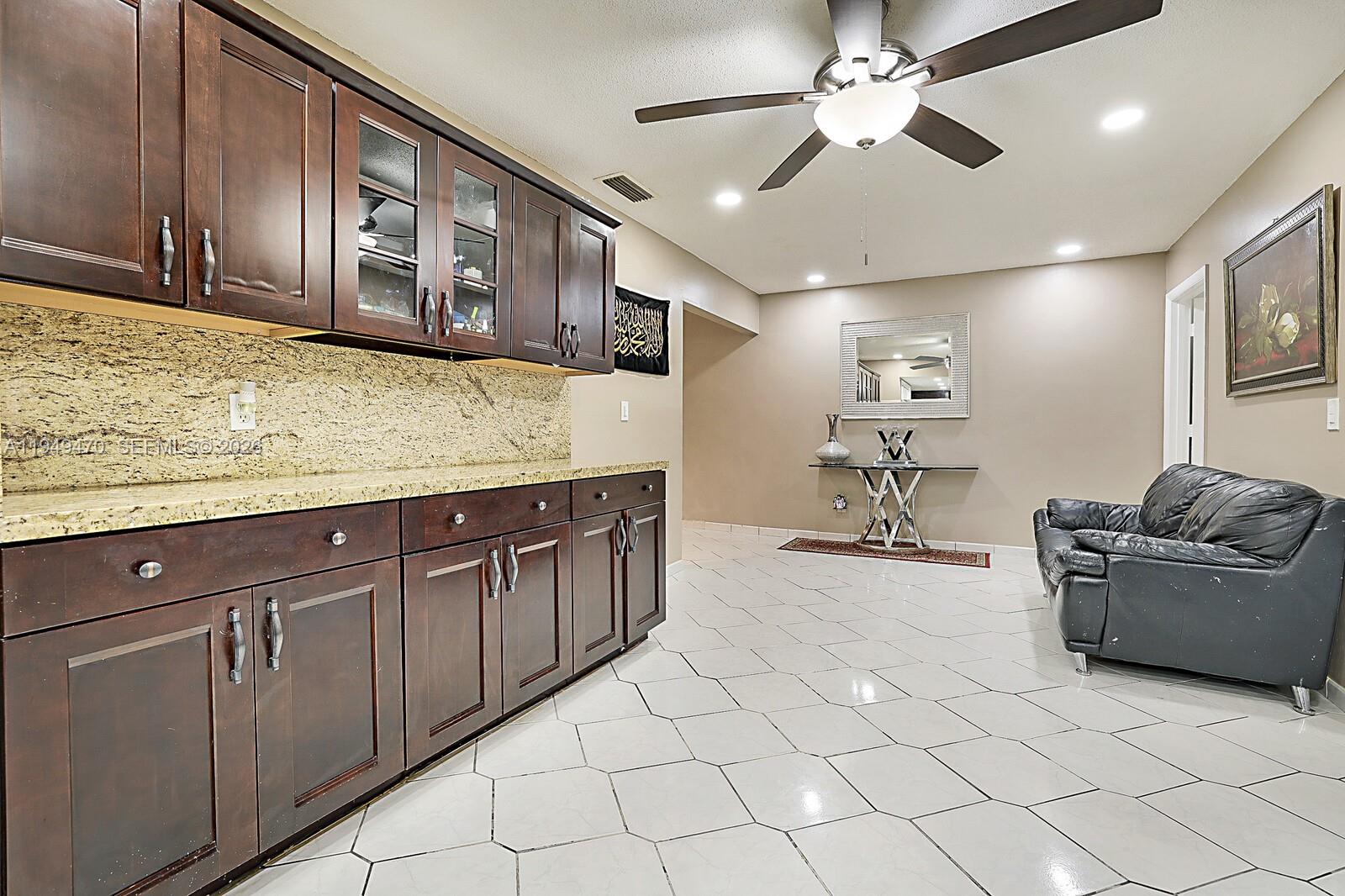 RAINBOW LAKES - Residential