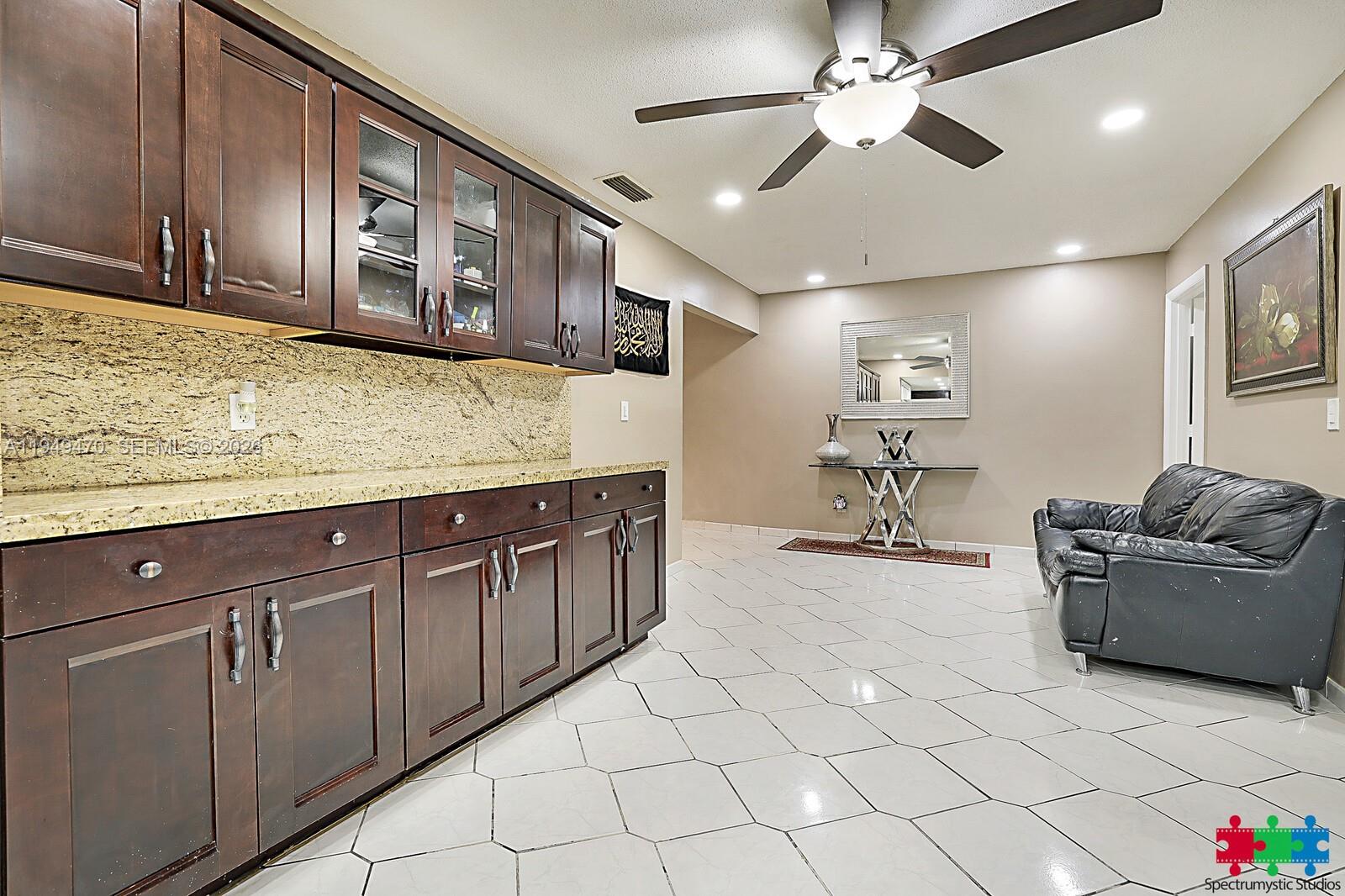 RAINBOW LAKES - Residential