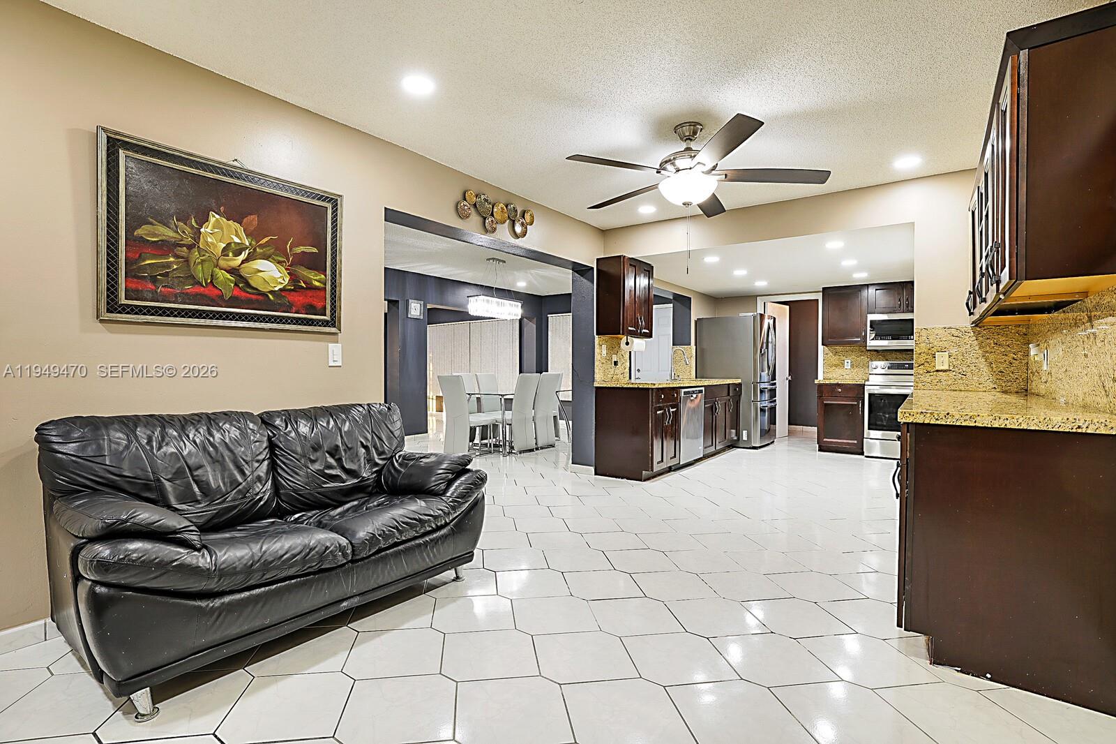 RAINBOW LAKES - Residential