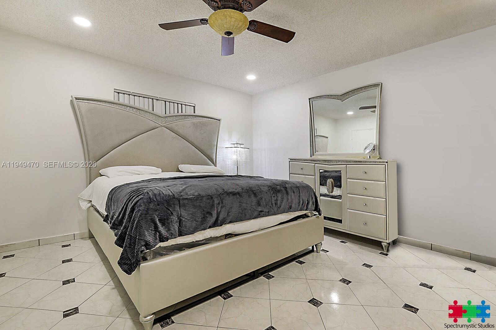 RAINBOW LAKES - Residential