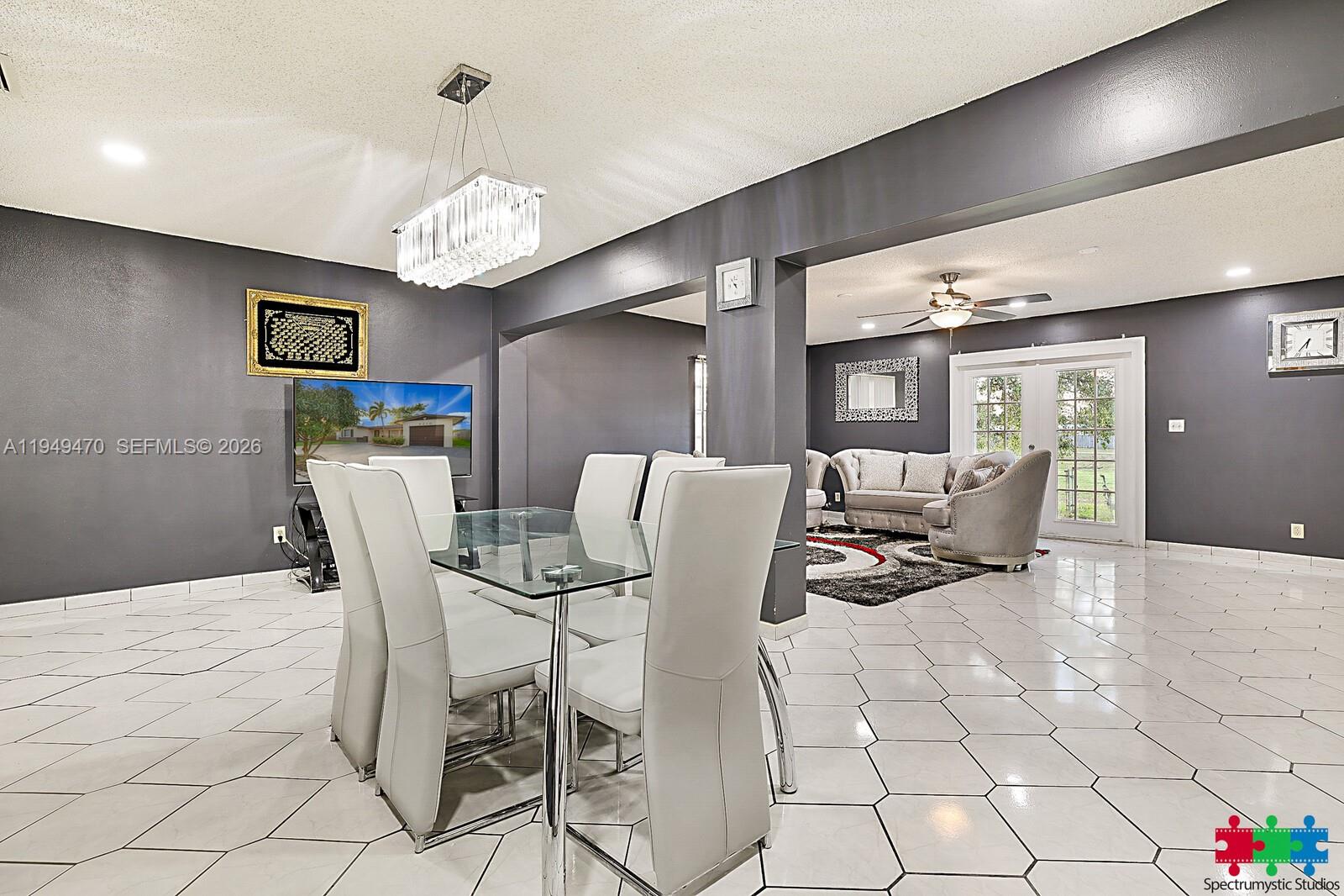 RAINBOW LAKES - Residential